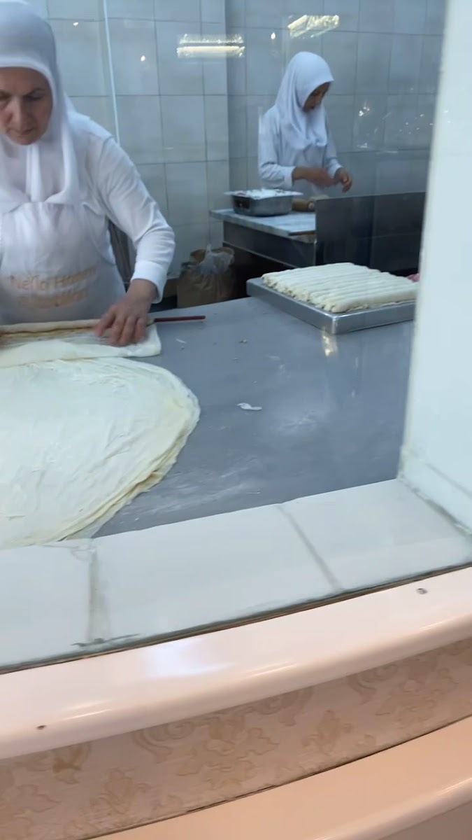 Nejla Hanımın Meşhur Laz Böreği — fotoğraf 3