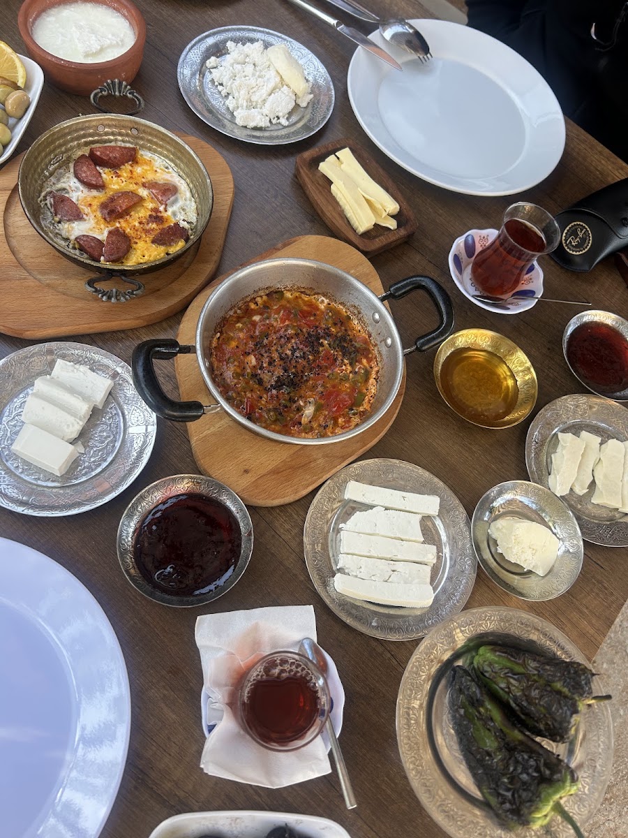 Nemrut Dağı Kayadibi Cafe breakfast 🍽️ hostel🛌 — photo 2