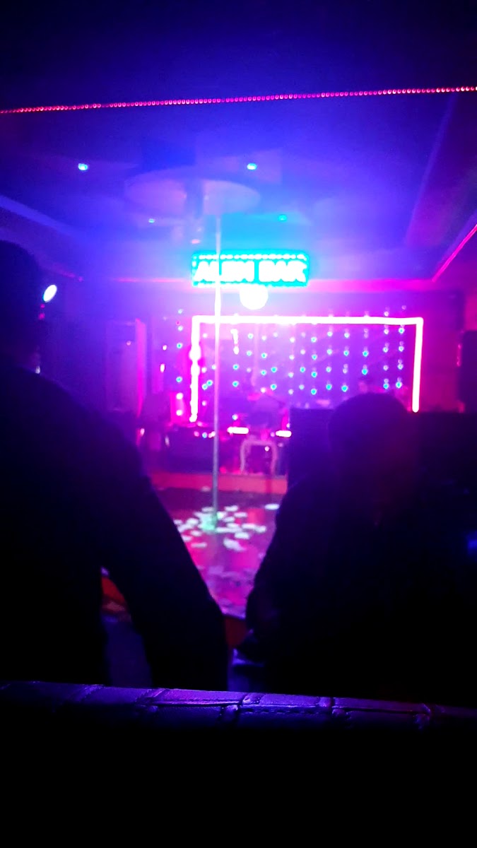 NEZİH BAR — fotoğraf 2