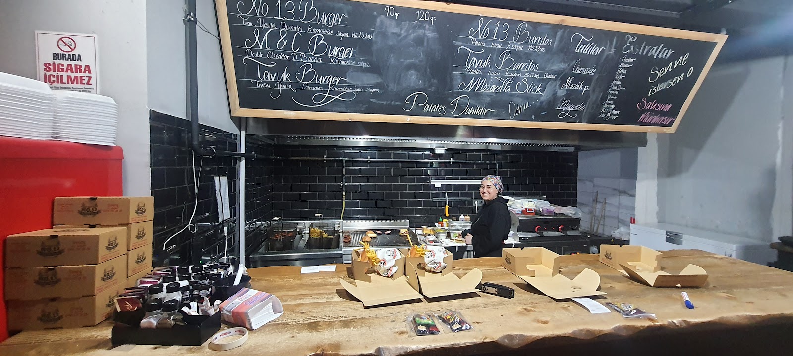 No.13 Burger and Pizza — fotoğraf 3