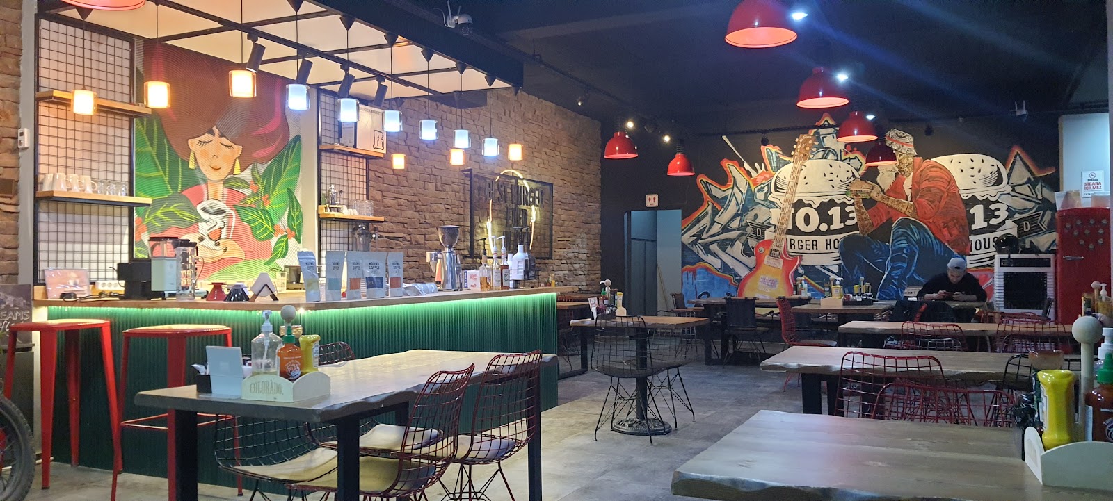No.13 Burger and Pizza — fotoğraf 5