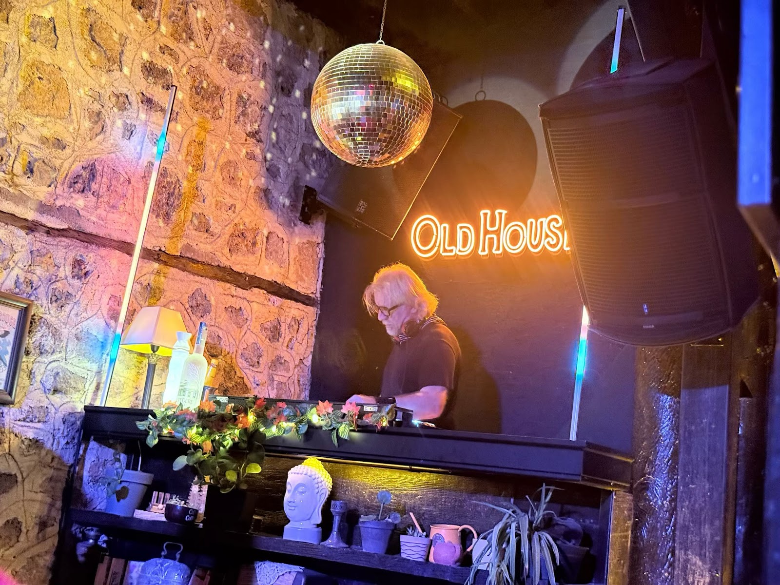 Old House Pub & Butik Hotels & Muratpaşa Pub & Cocktail Bar — photo 3
