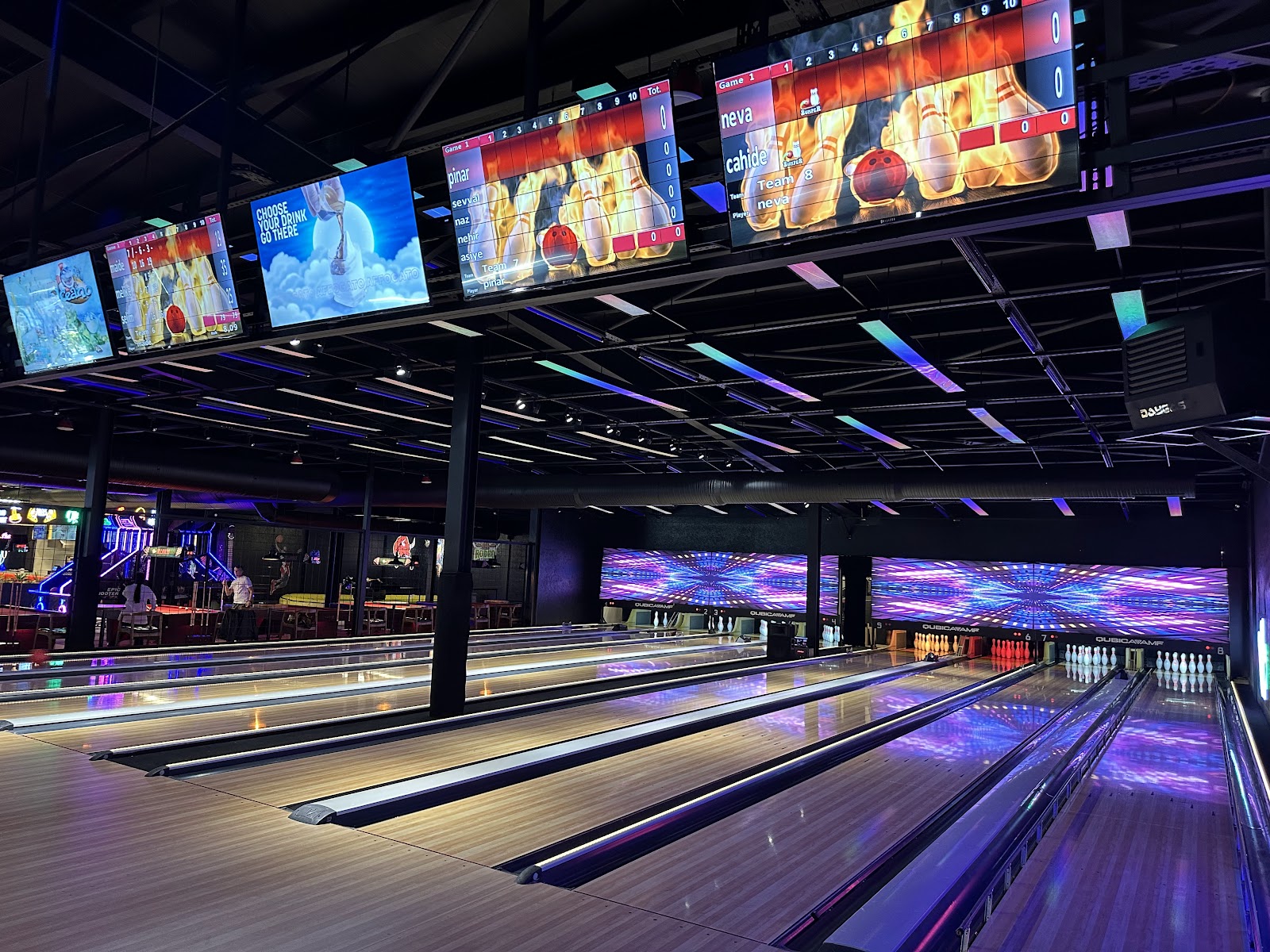 OLLEYs Cafe Bowling ve Eglence Merkezi — fotoğraf 1