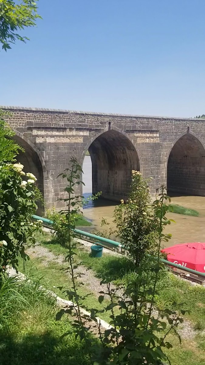 On Gözlü Köprü — fotoğraf 4