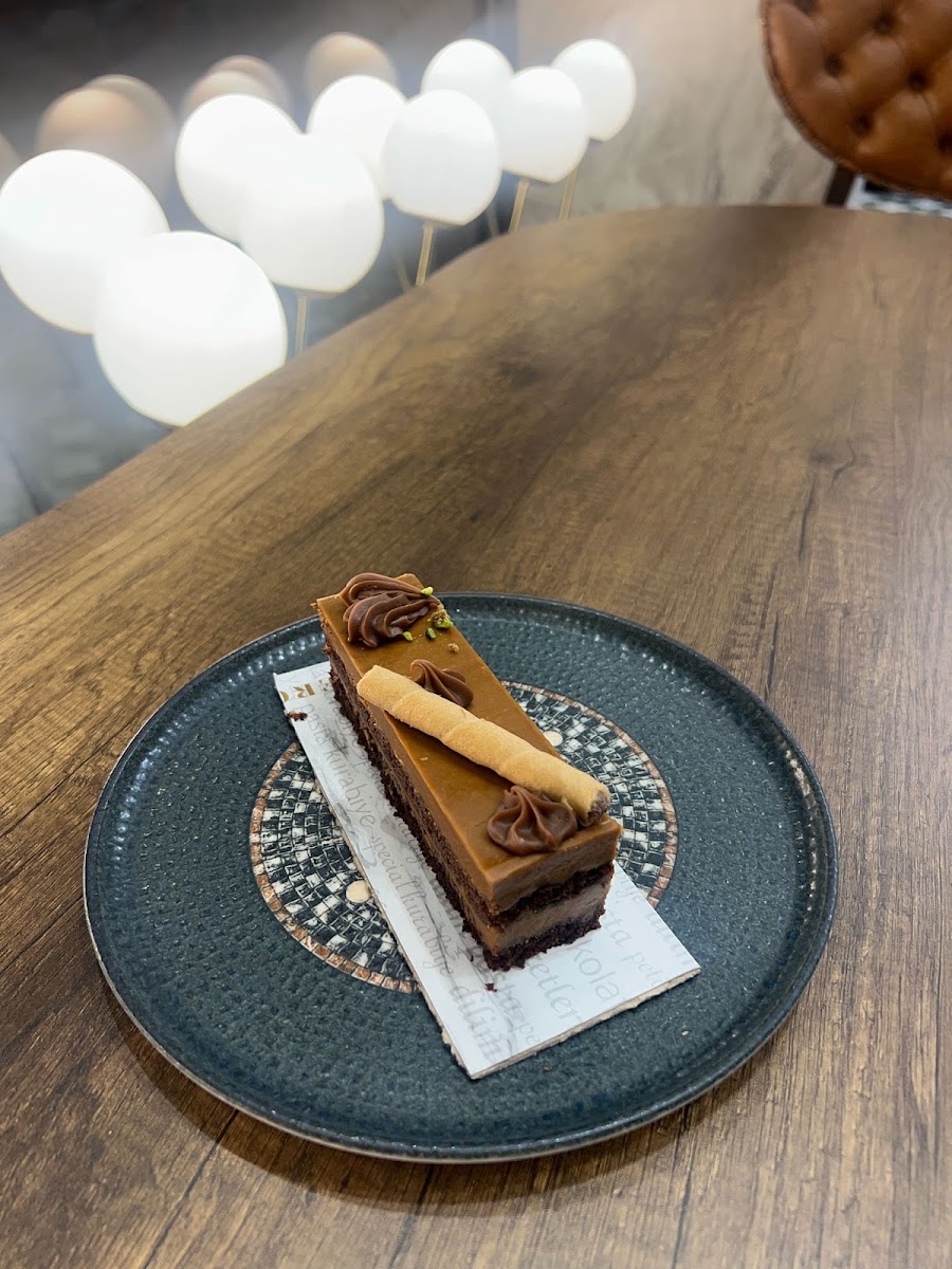 ÖNDEROĞLU PREMİUM ŞUBE BAKLAVA&PATİSSERİE — fotoğraf 5
