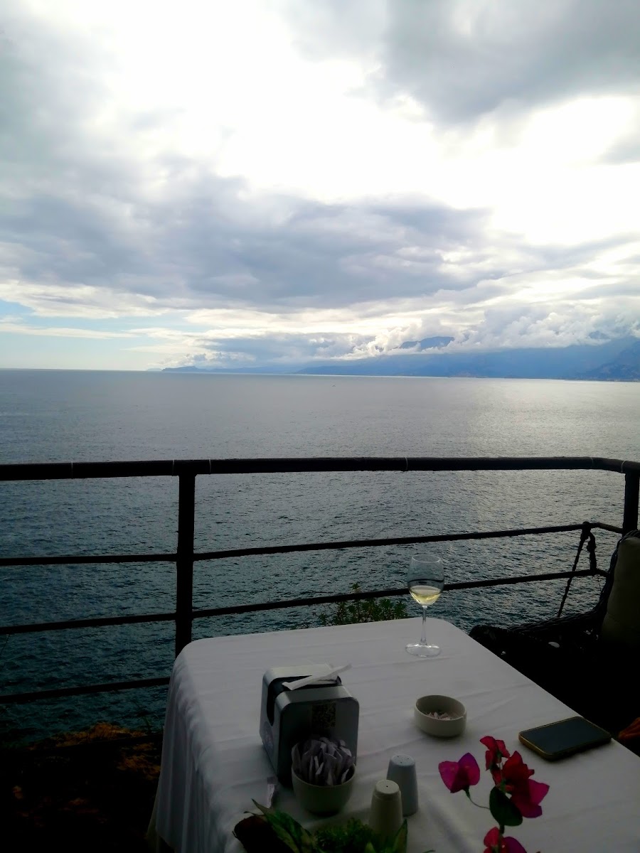 Order Lounge Cafe&Bistro — fotoğraf 2