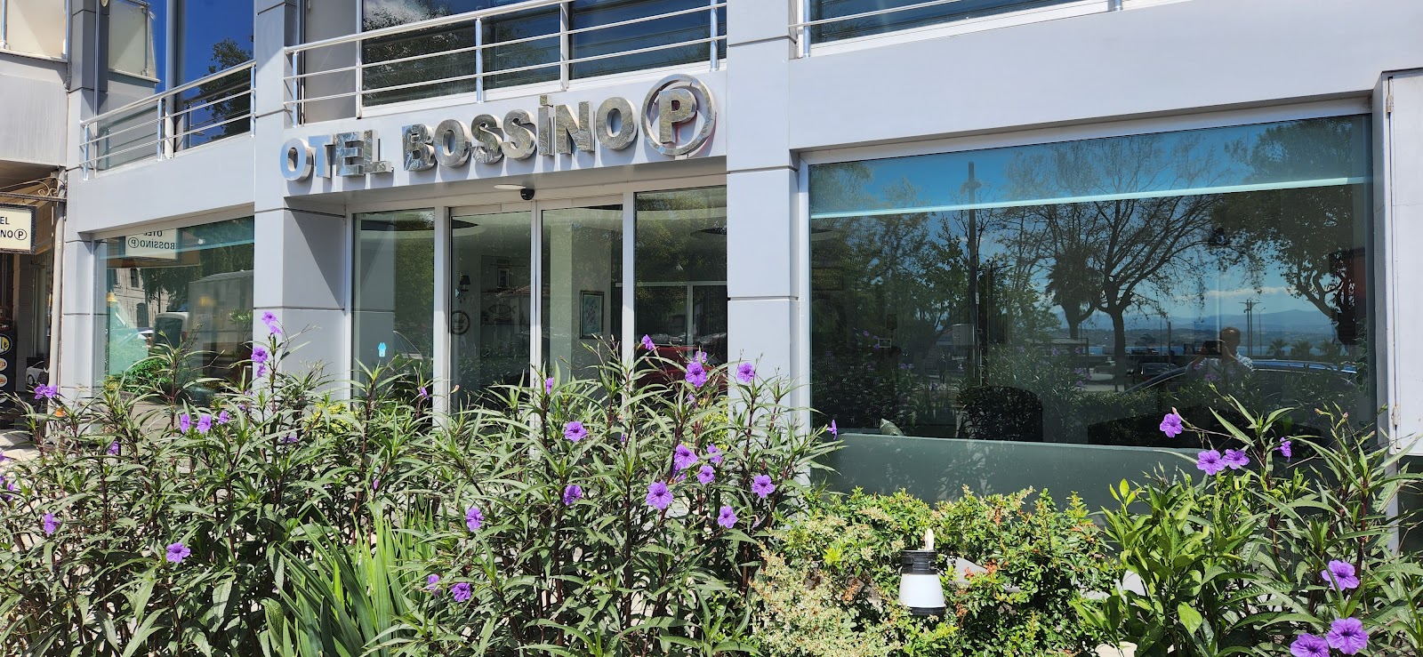 Otel Bossinop — fotoğraf 1