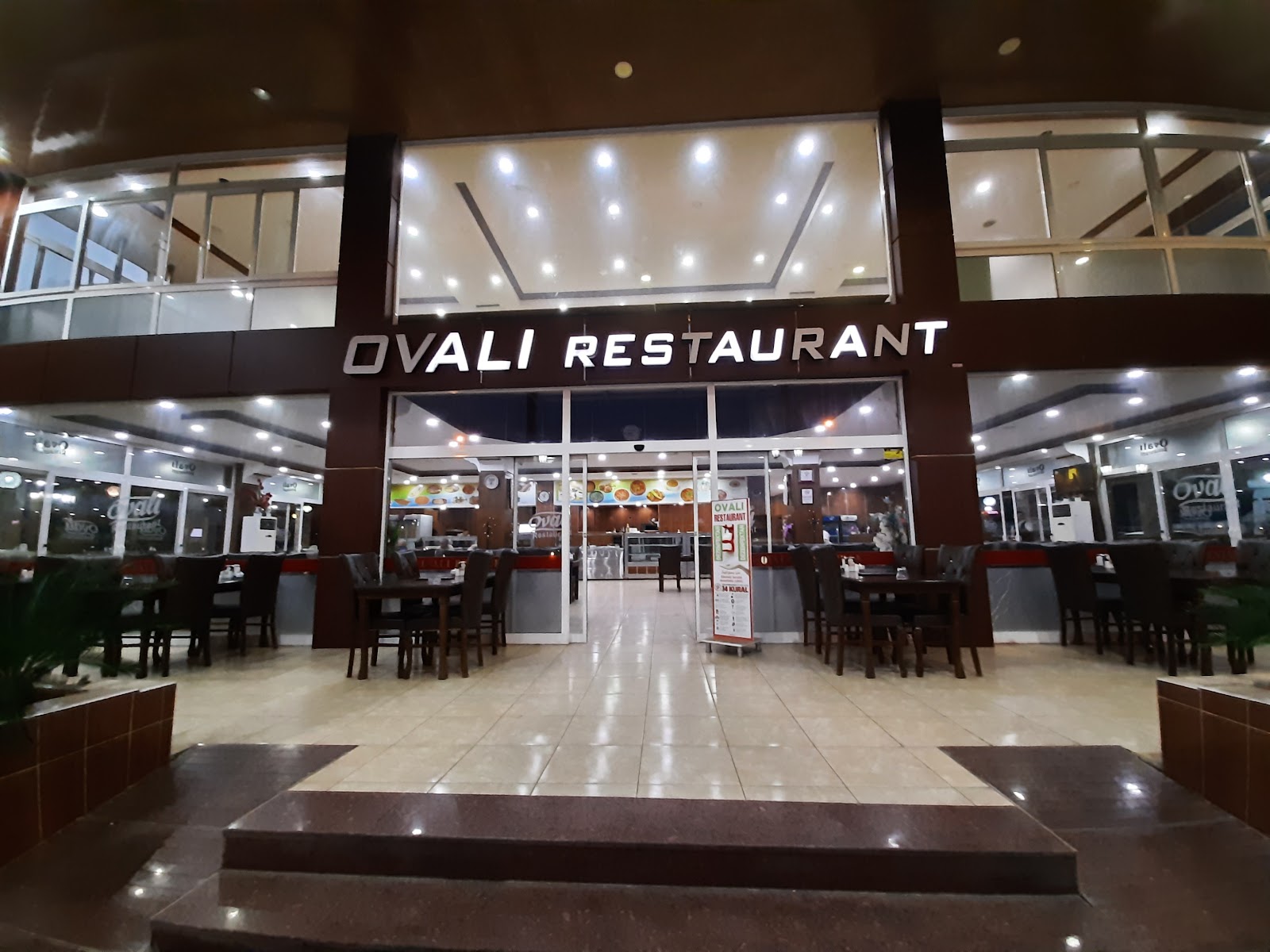 Ovalı restoran — photo