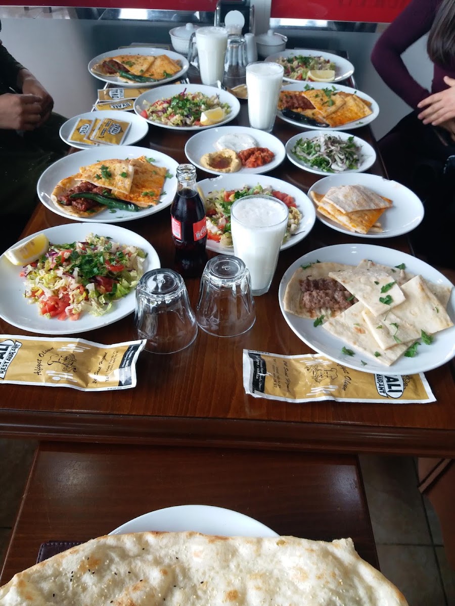 Ovalı restoran — fotoğraf 4