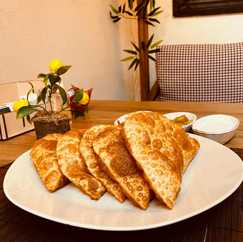 Öz Kırım Tatar Çibörek ve Mantı Evi — fotoğraf 5