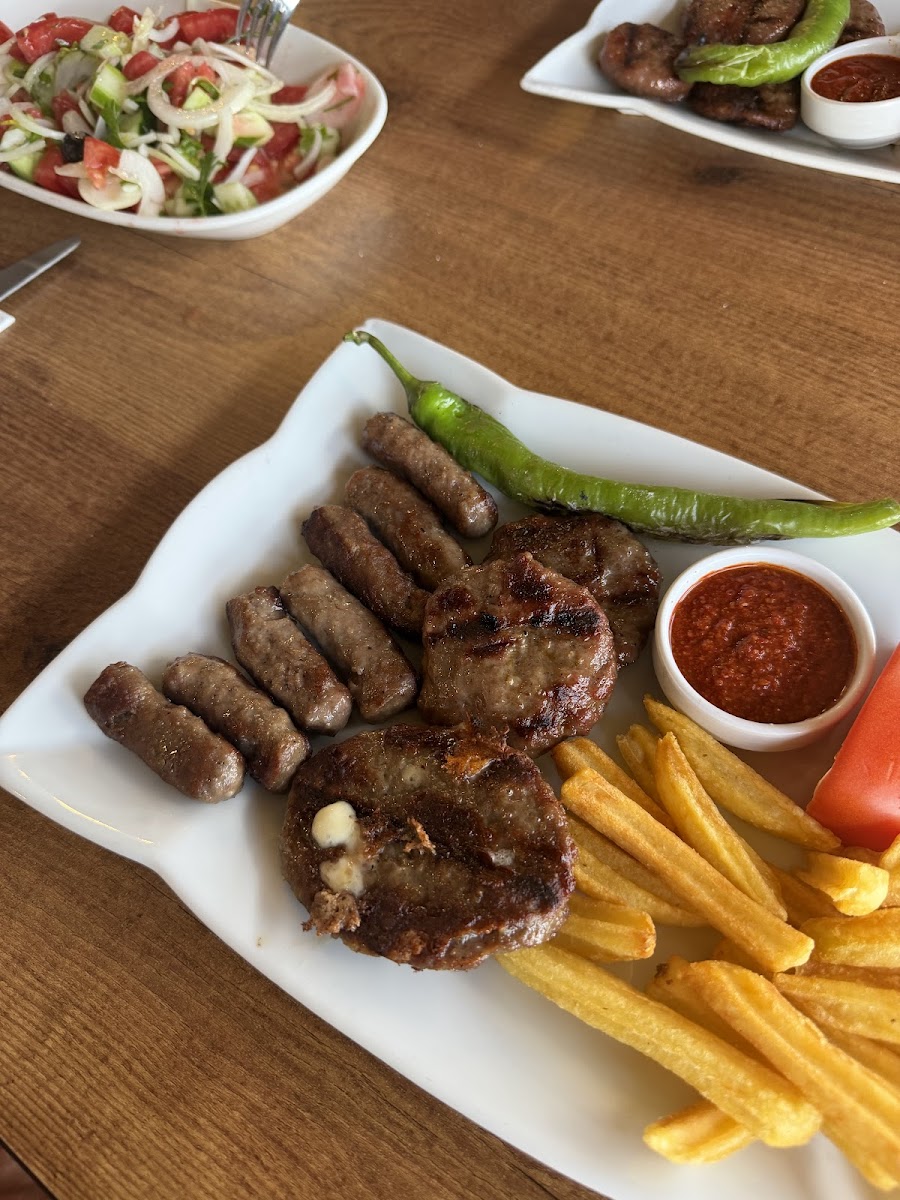 Özcanlar Köfte | Beyazköy Şube — fotoğraf 2