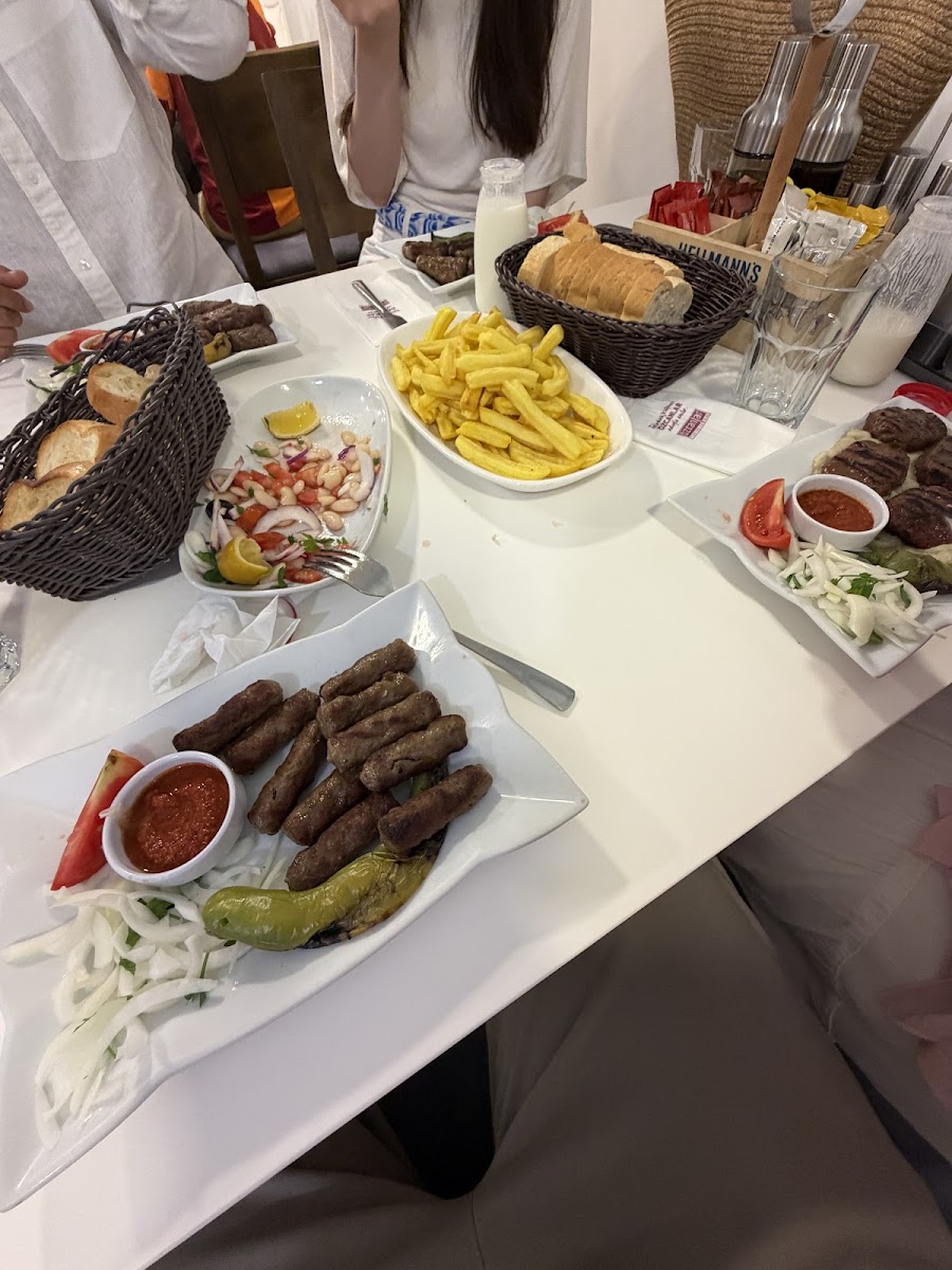 Özcanlar Köfte | Sahil Şube — fotoğraf 2