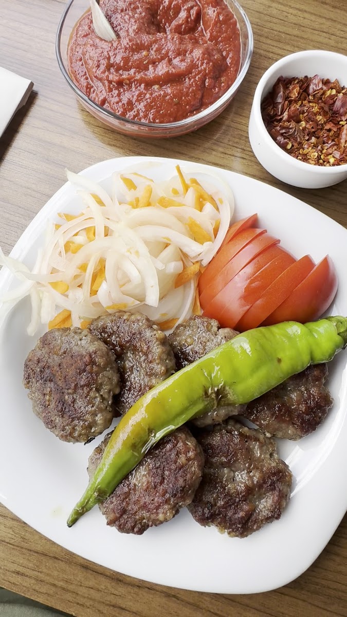 Özcız Köfte Salonu — fotoğraf 3