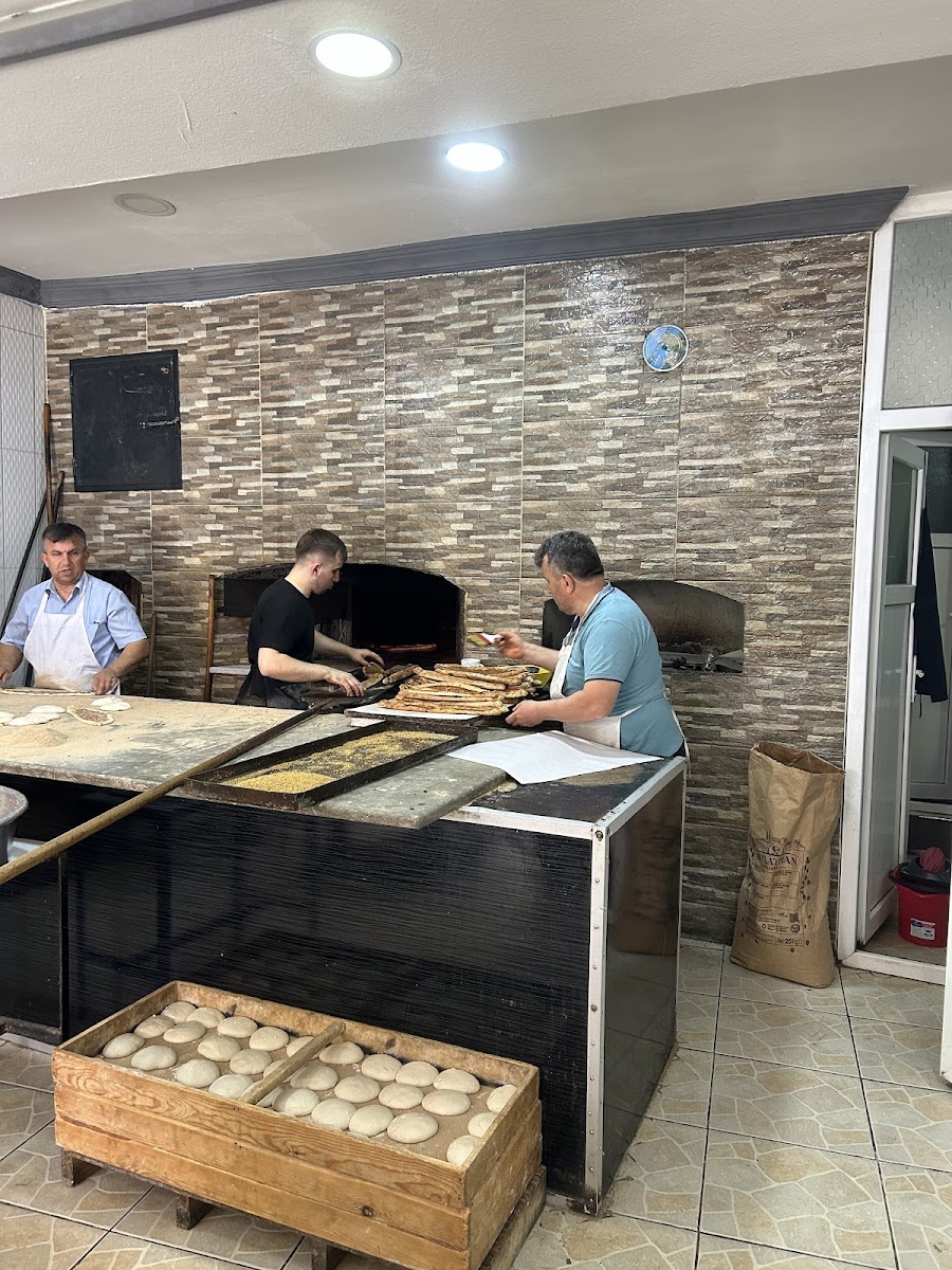 Özlem Simit Ve Pide Fırını — fotoğraf 1