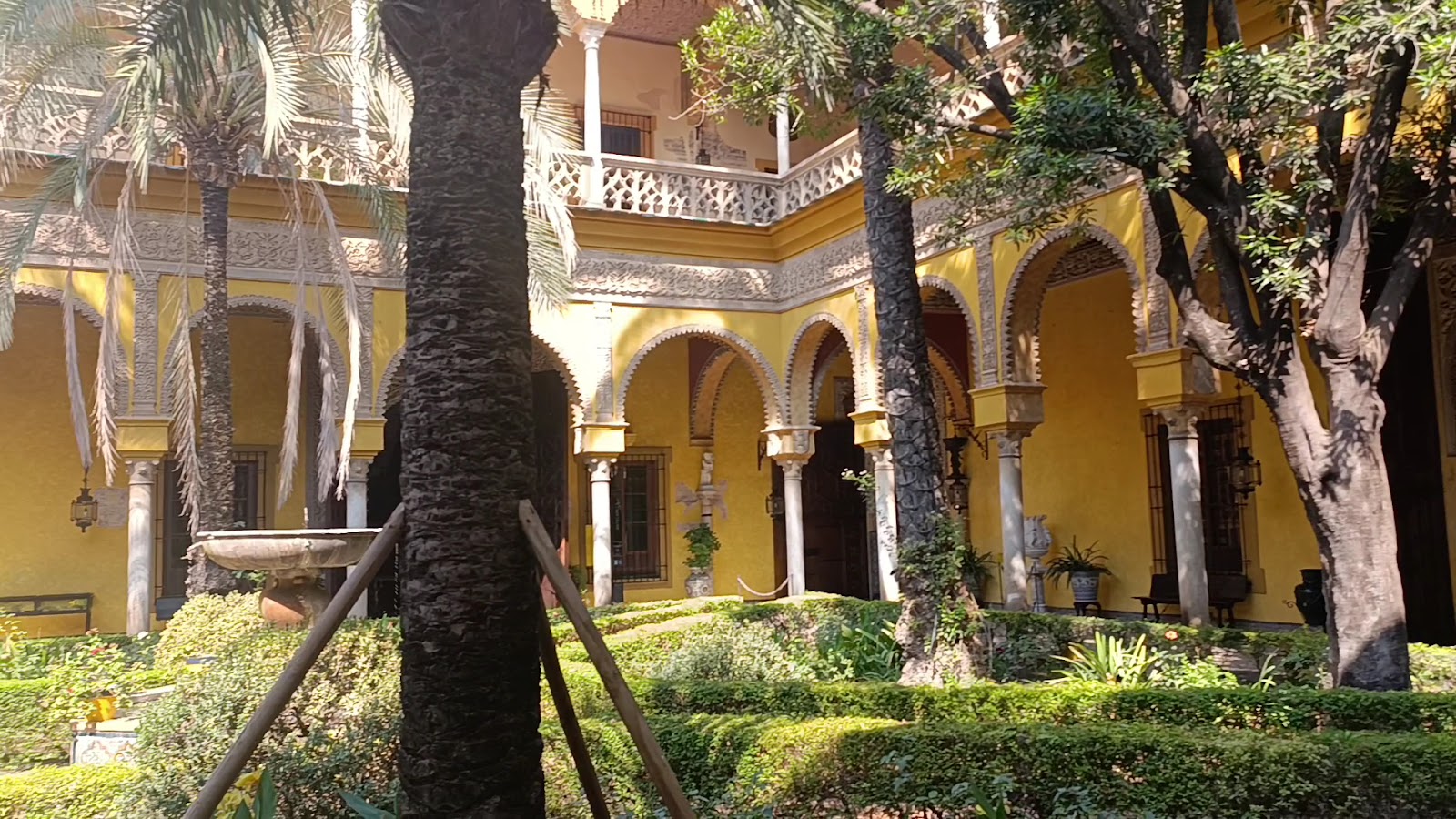 Palacio de las Dueñas — photo 3