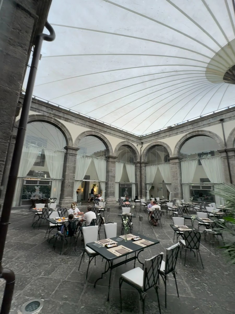 Palazzo Caracciolo Naples — fotoğraf 3