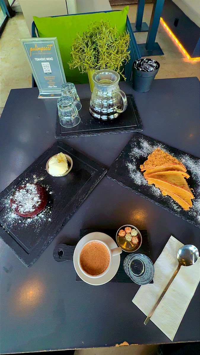 Palimpsest Cafe-Restaurant-Hookah-Lounge — fotoğraf 2