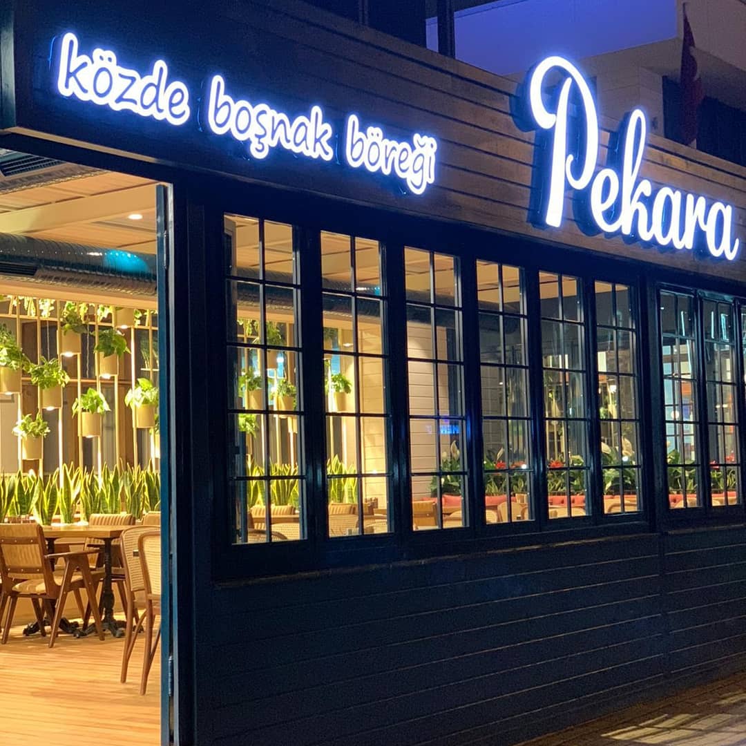 PEKARA ALTINOVA — fotoğraf