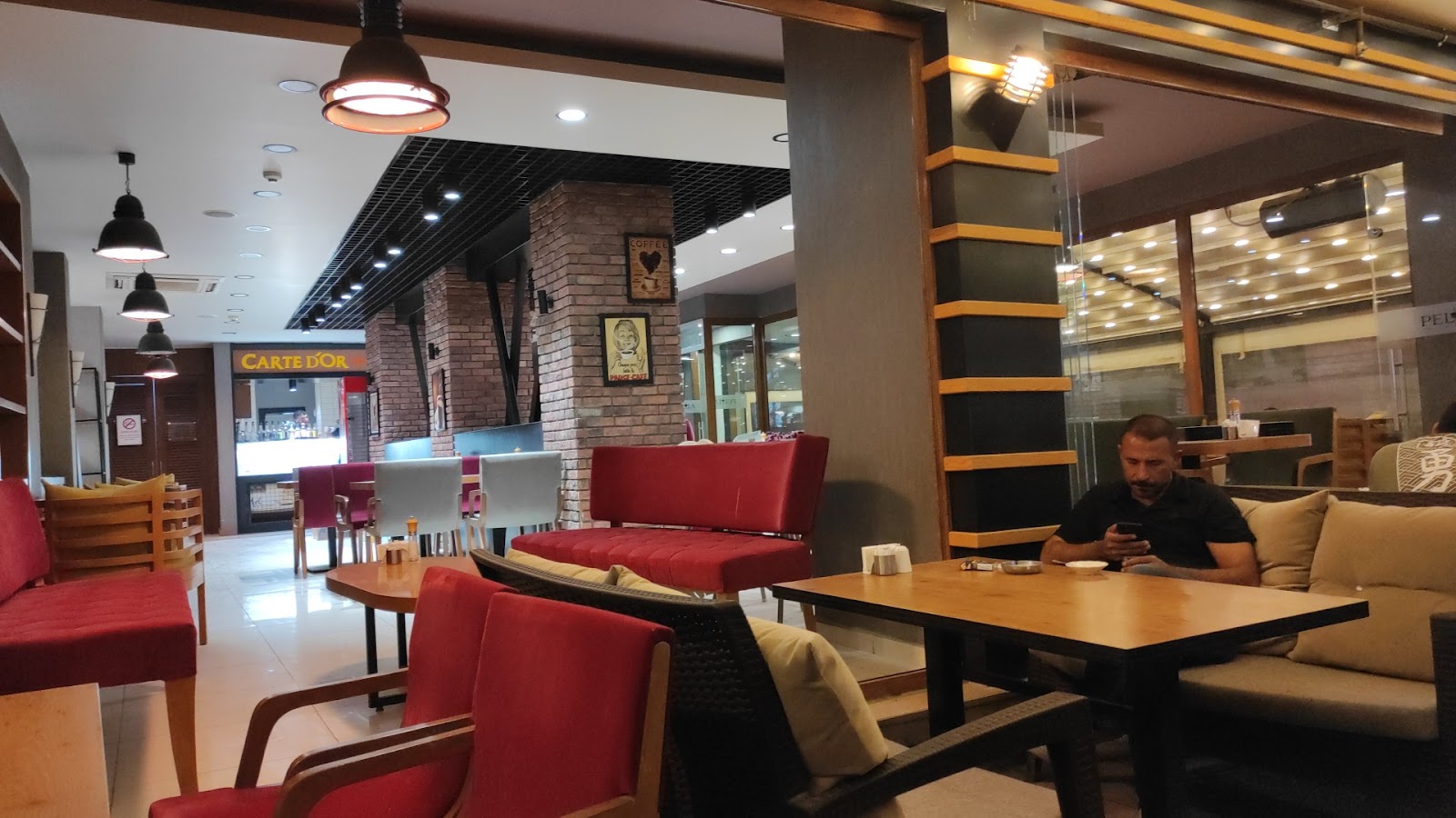 Pella Cafe — fotoğraf