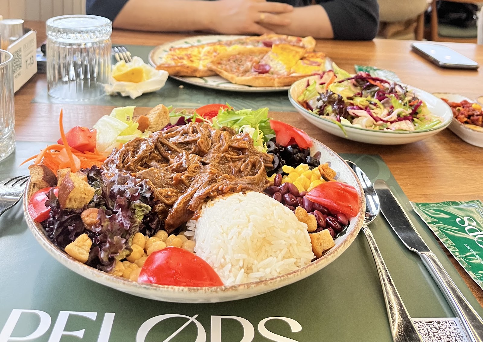 PELOPS CAFE & RESTAURANT — fotoğraf 2