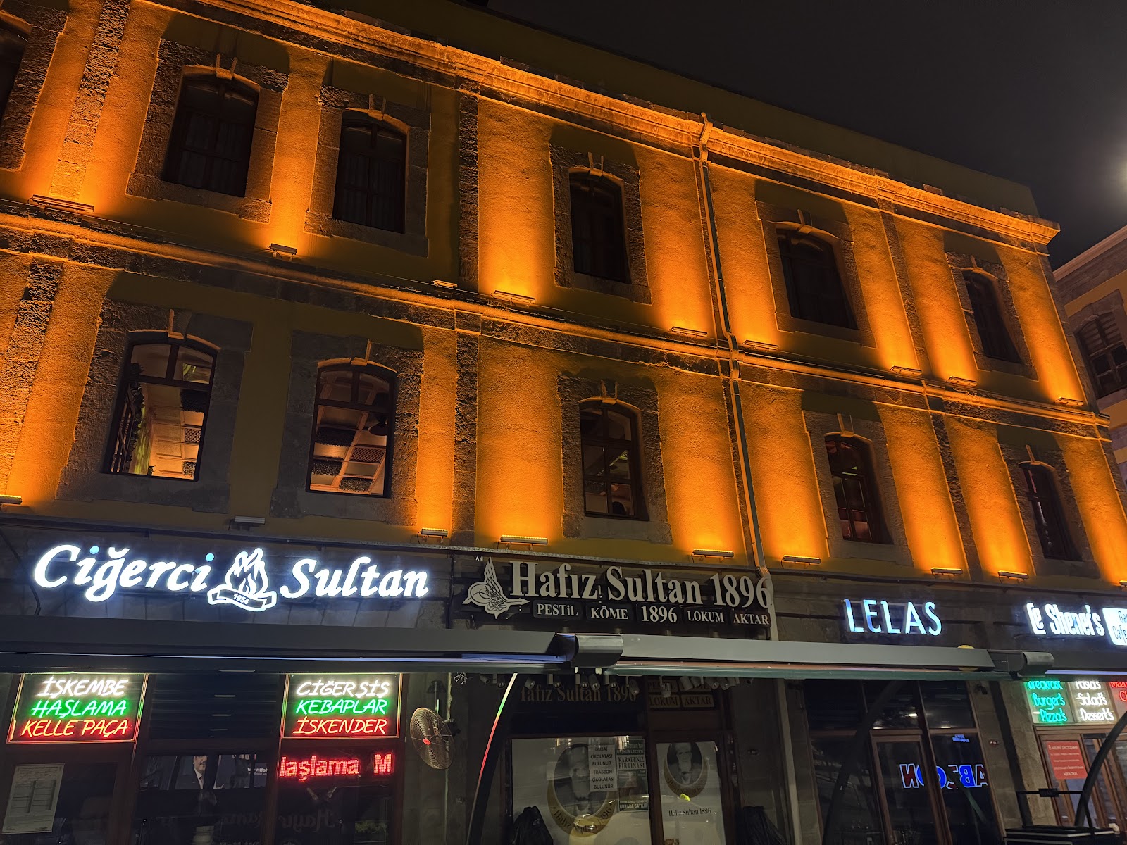 PETRO Restaurant Bar — fotoğraf 1