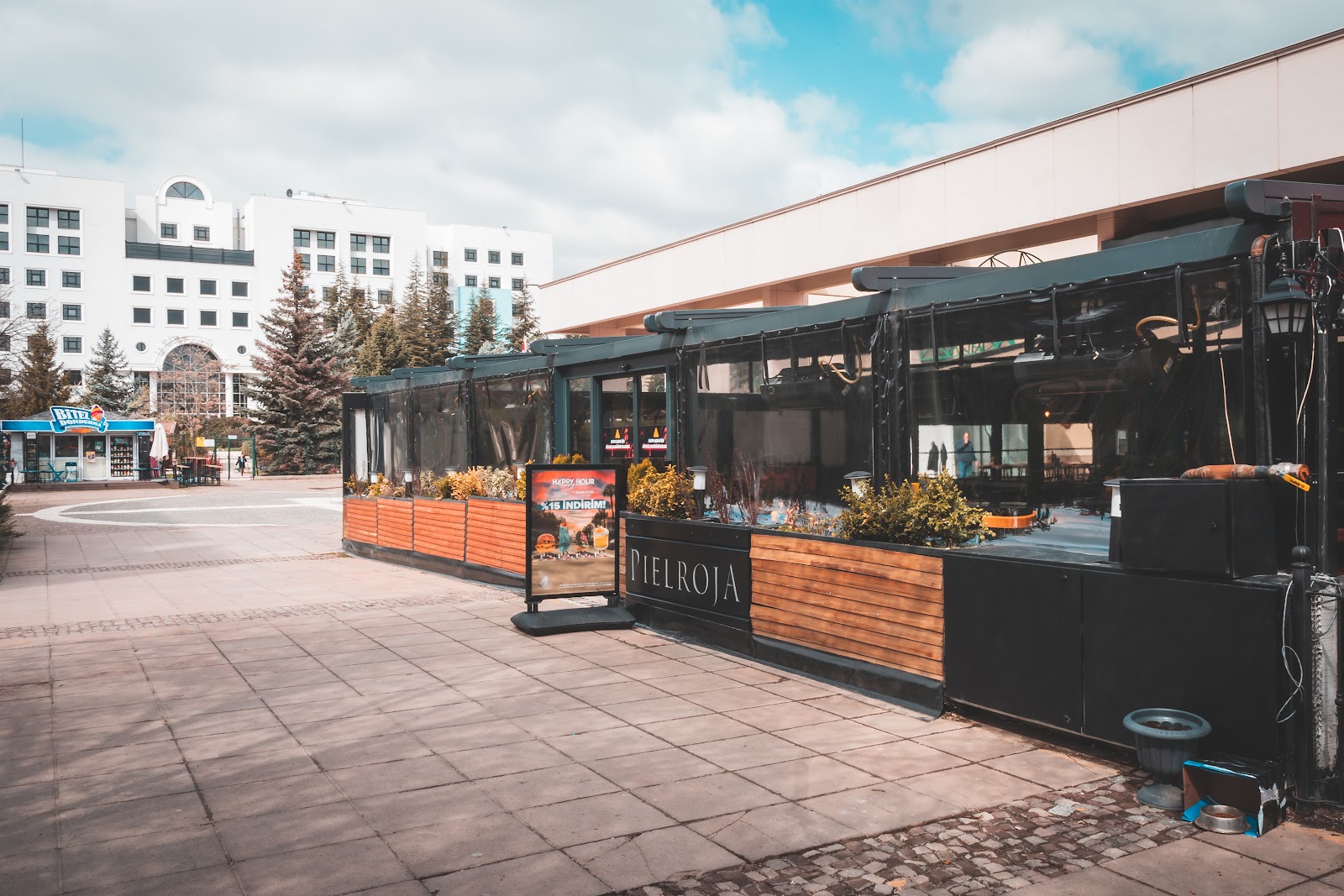 Piel Roja Gastropub & Smokehouse — photo 2