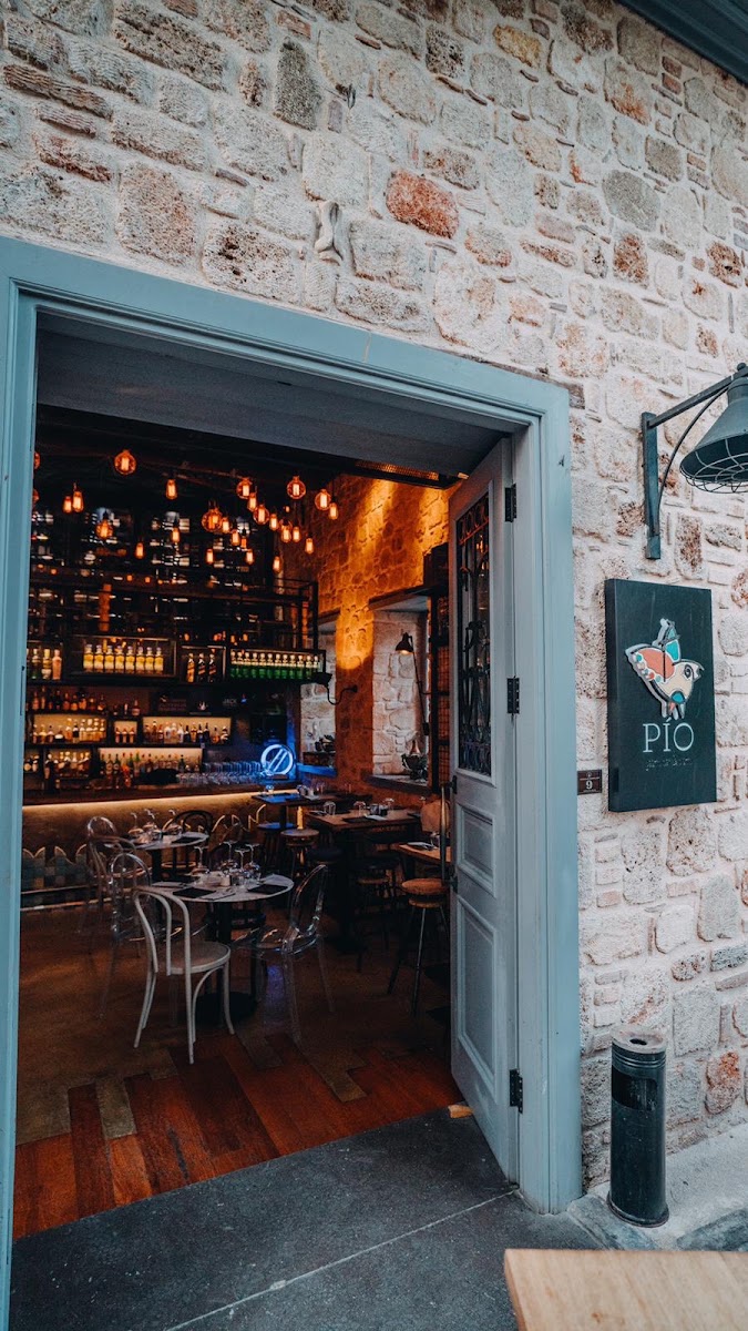Pio Gastro Bar & Bistro — photo