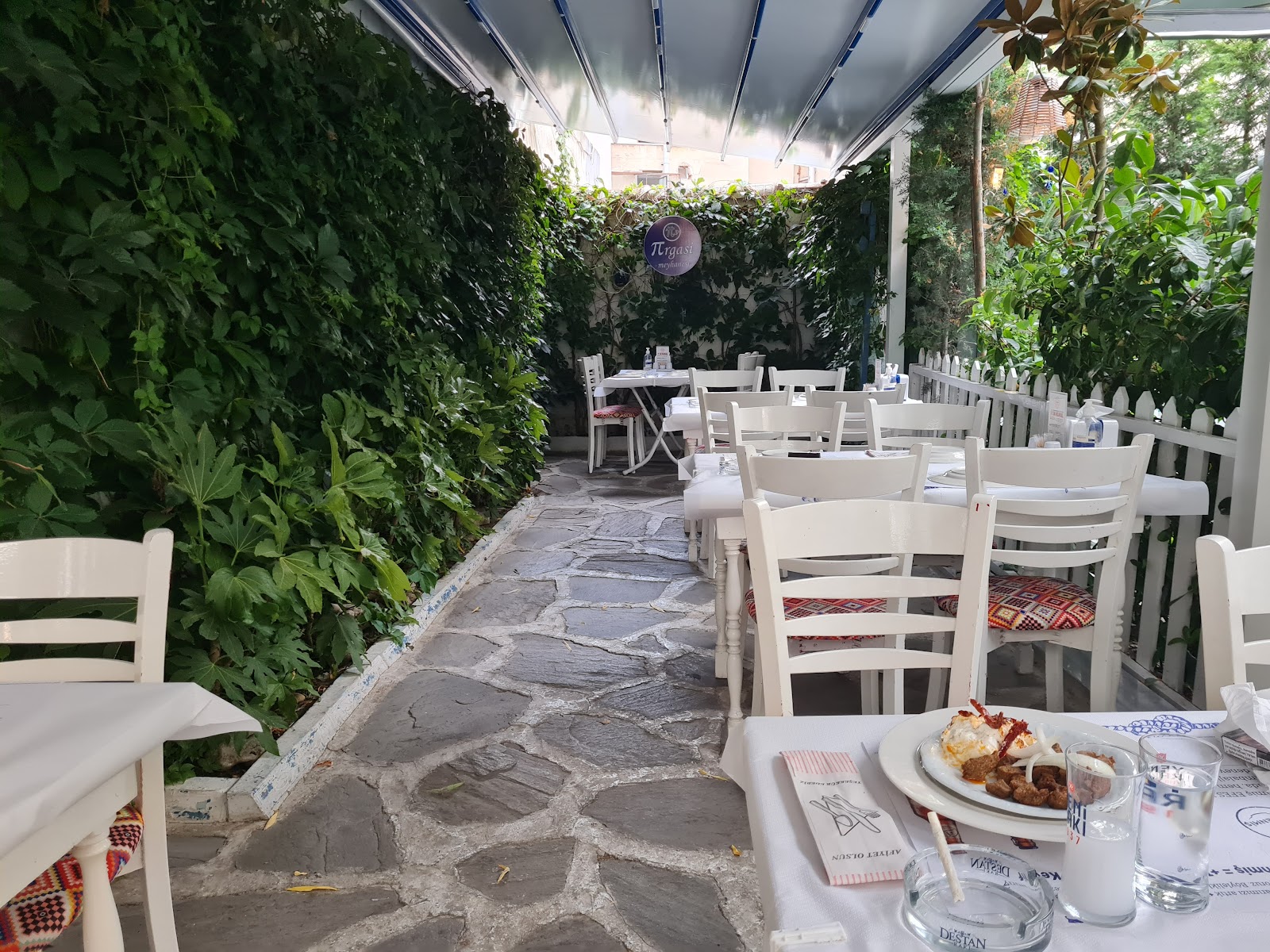 Pirgasi Meyhanesi — fotoğraf