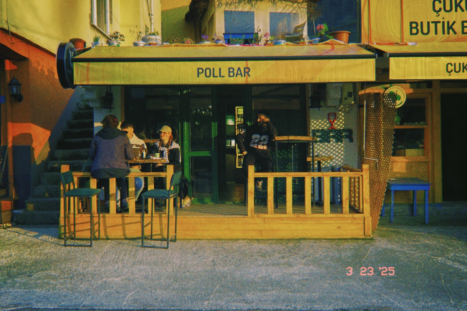 Poll Bar — fotoğraf