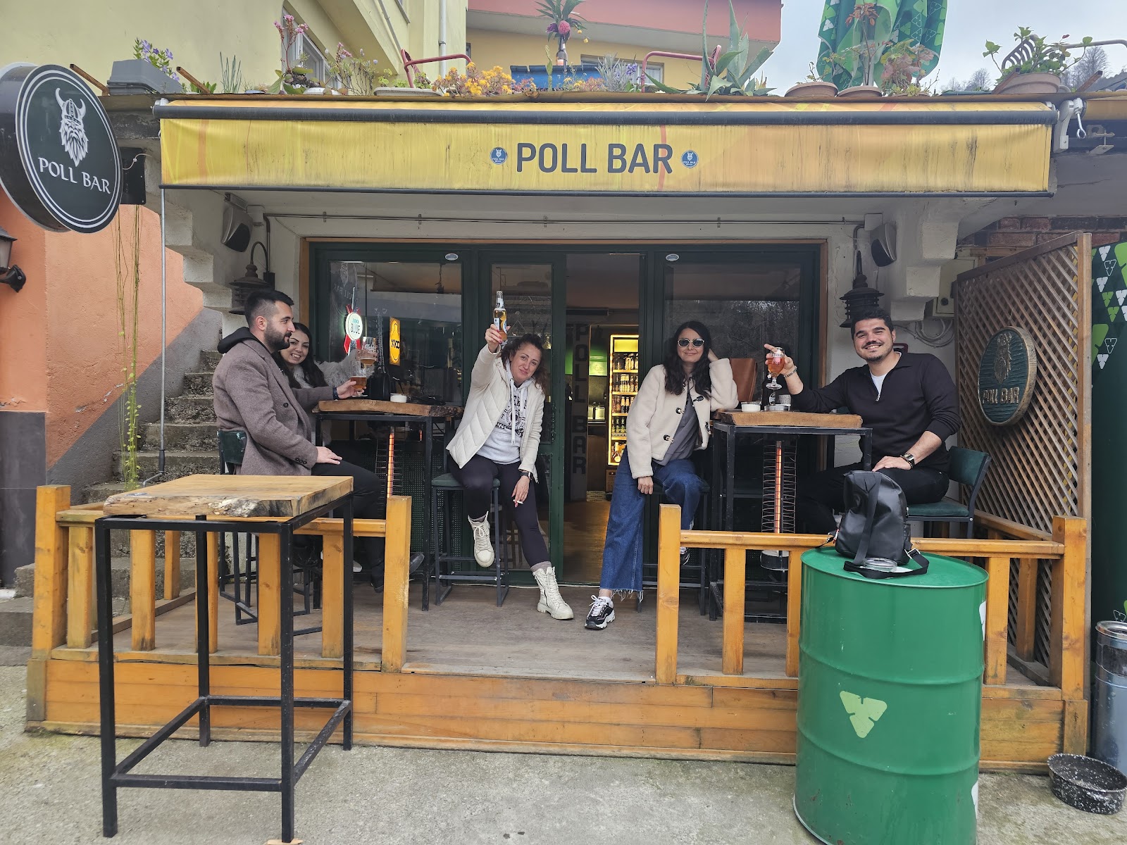 Poll Bar — fotoğraf 2