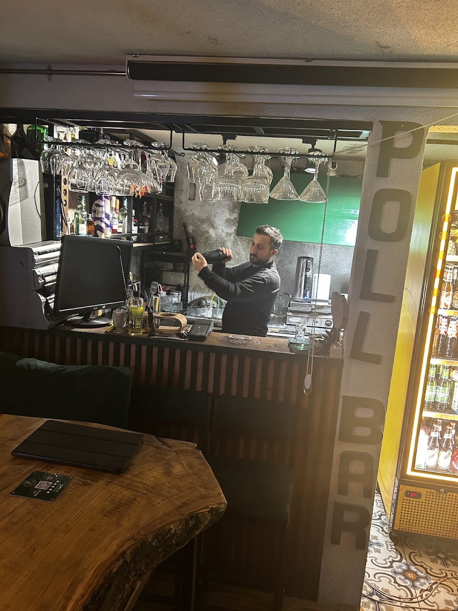Poll Bar — fotoğraf 4