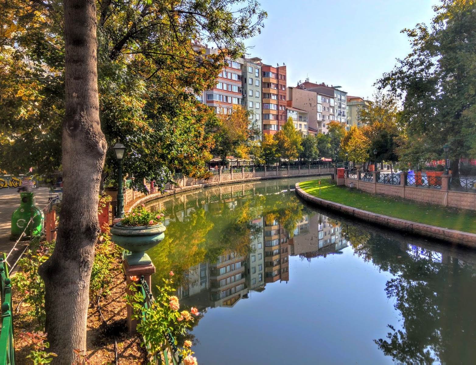 Eskişehir: Porsuk Çayı, gondol ve camiler