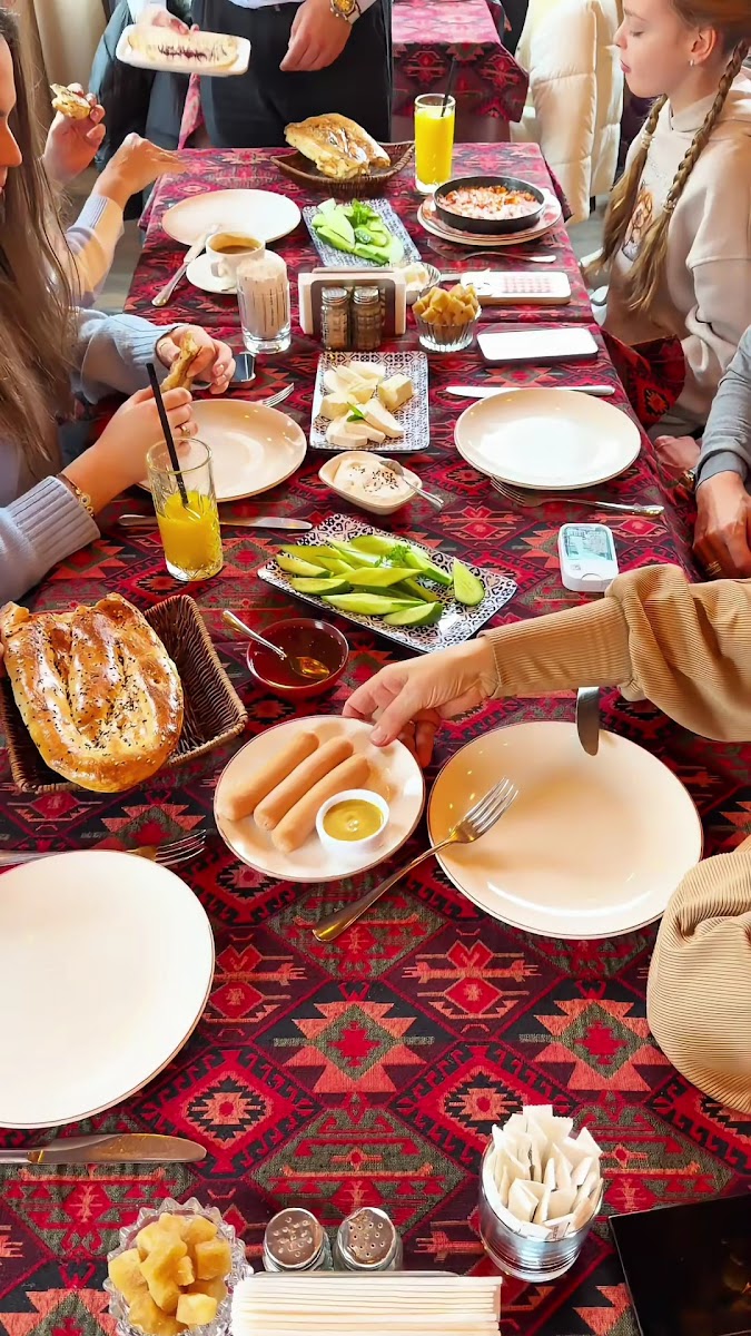Qaynana Restaurant — photo 2