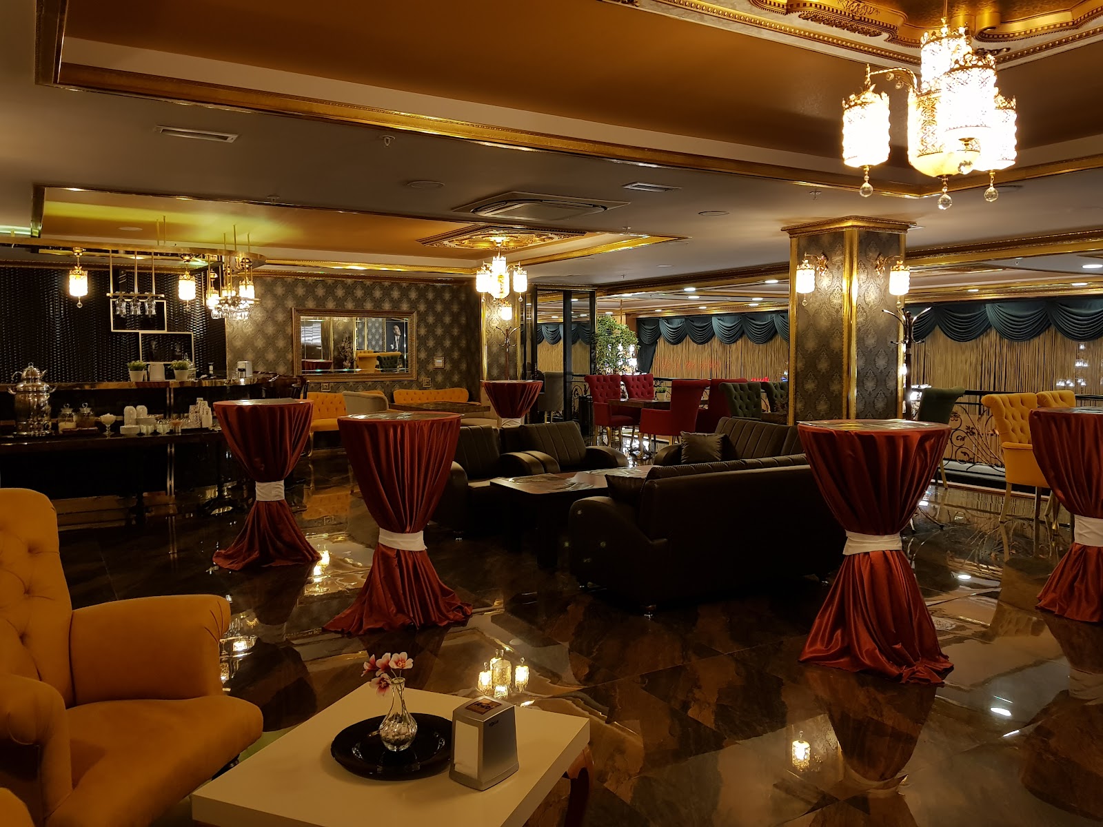 Queen Cafe Bar — fotoğraf 3