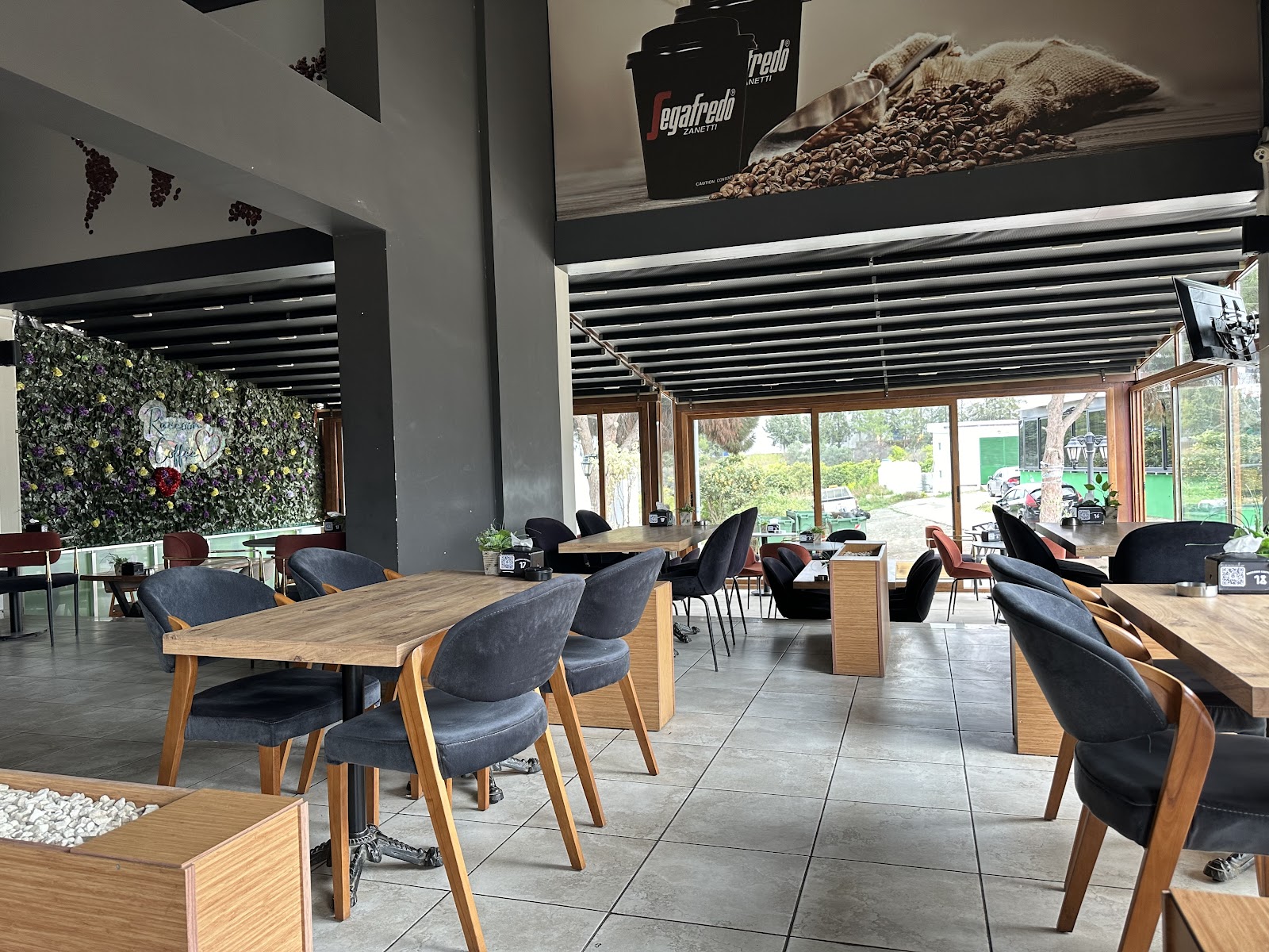 Raccoon Coffees & Eatery — photo 5