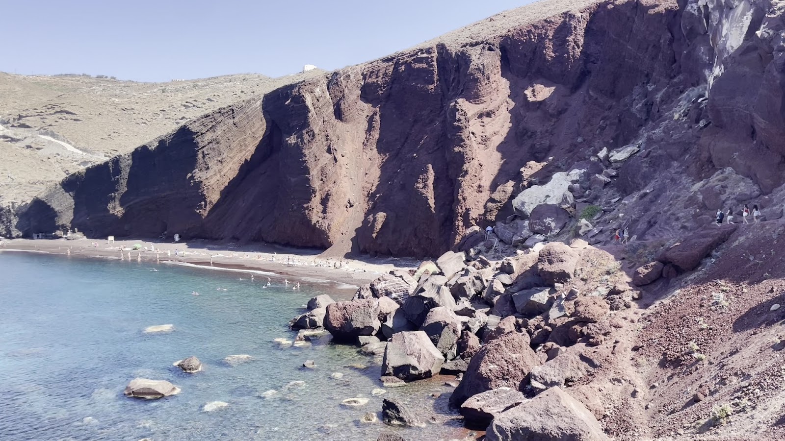 Red beach — photo 2