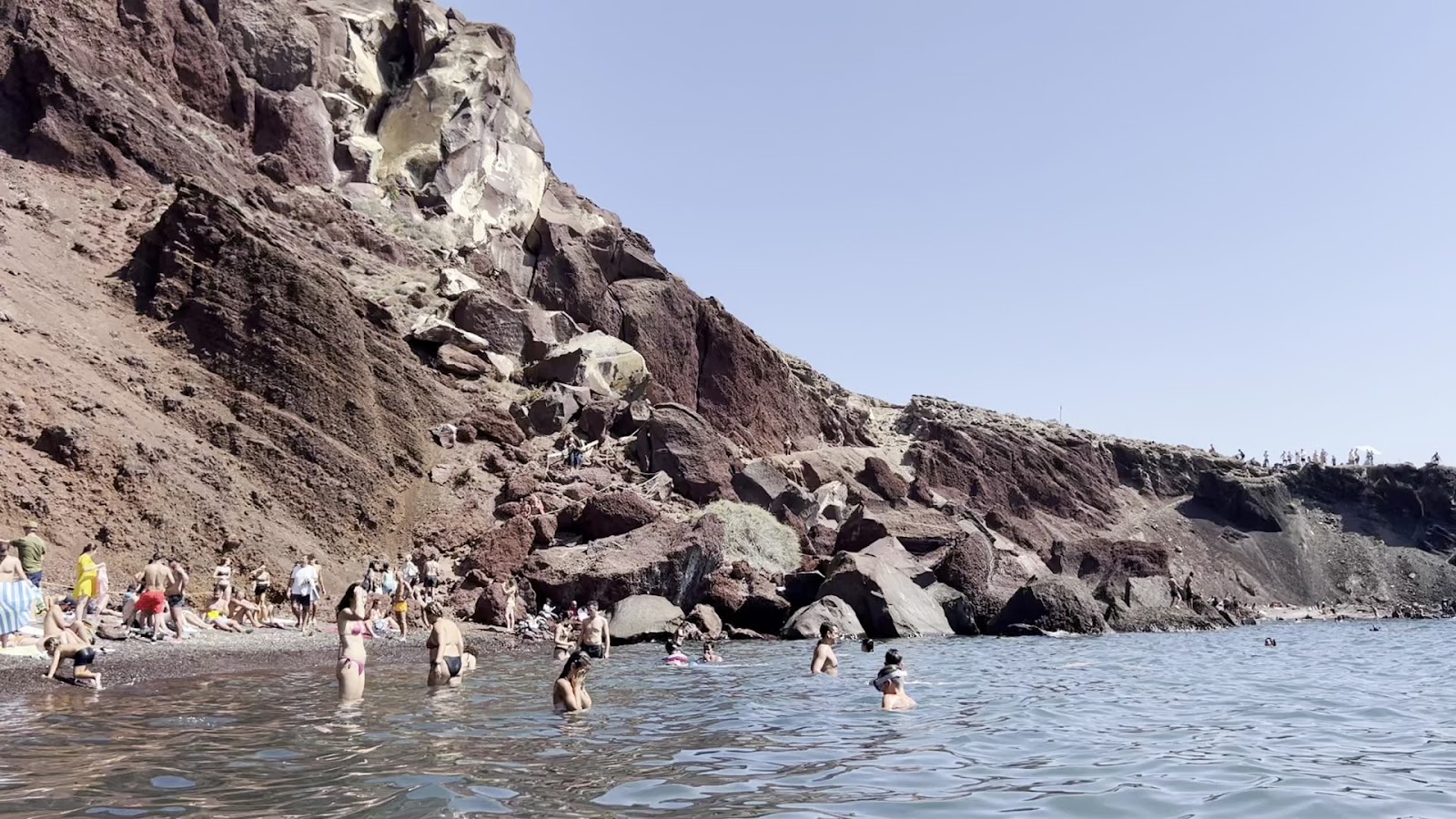 Red beach — photo 3