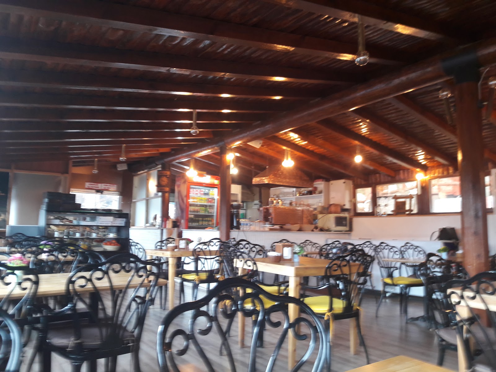 Reina Cafe — fotoğraf 4