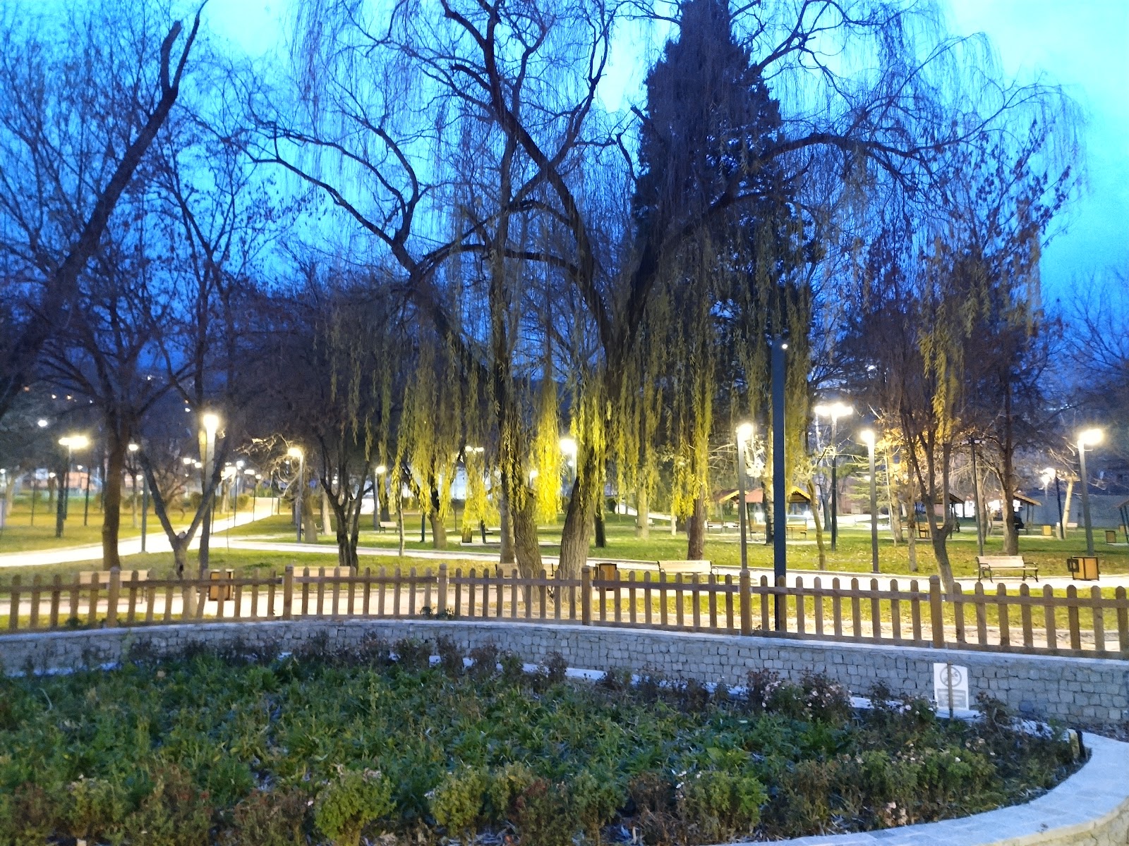 Ressam Ahmet Yakupoğlu Parkı — fotoğraf