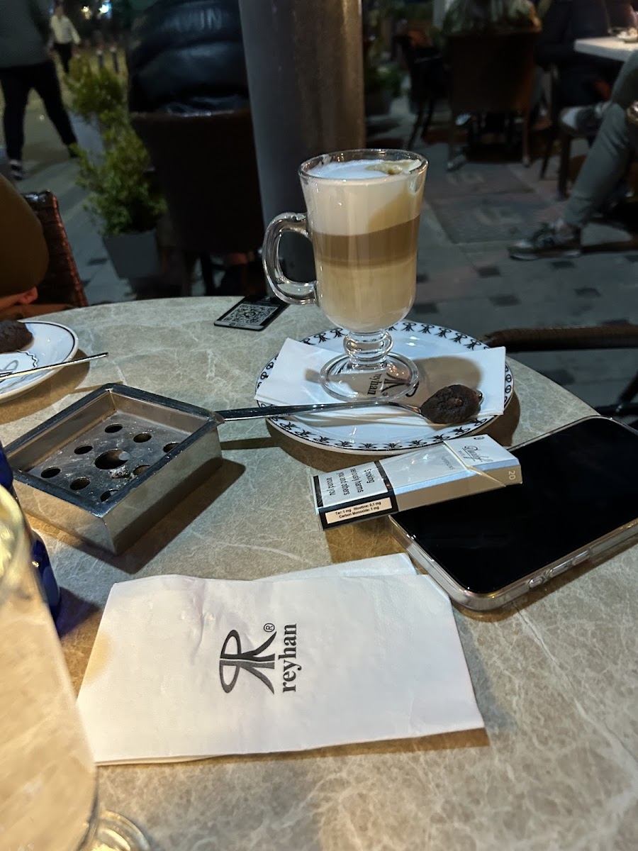 Reyhan Pastanesi Bostanlı — fotoğraf 2