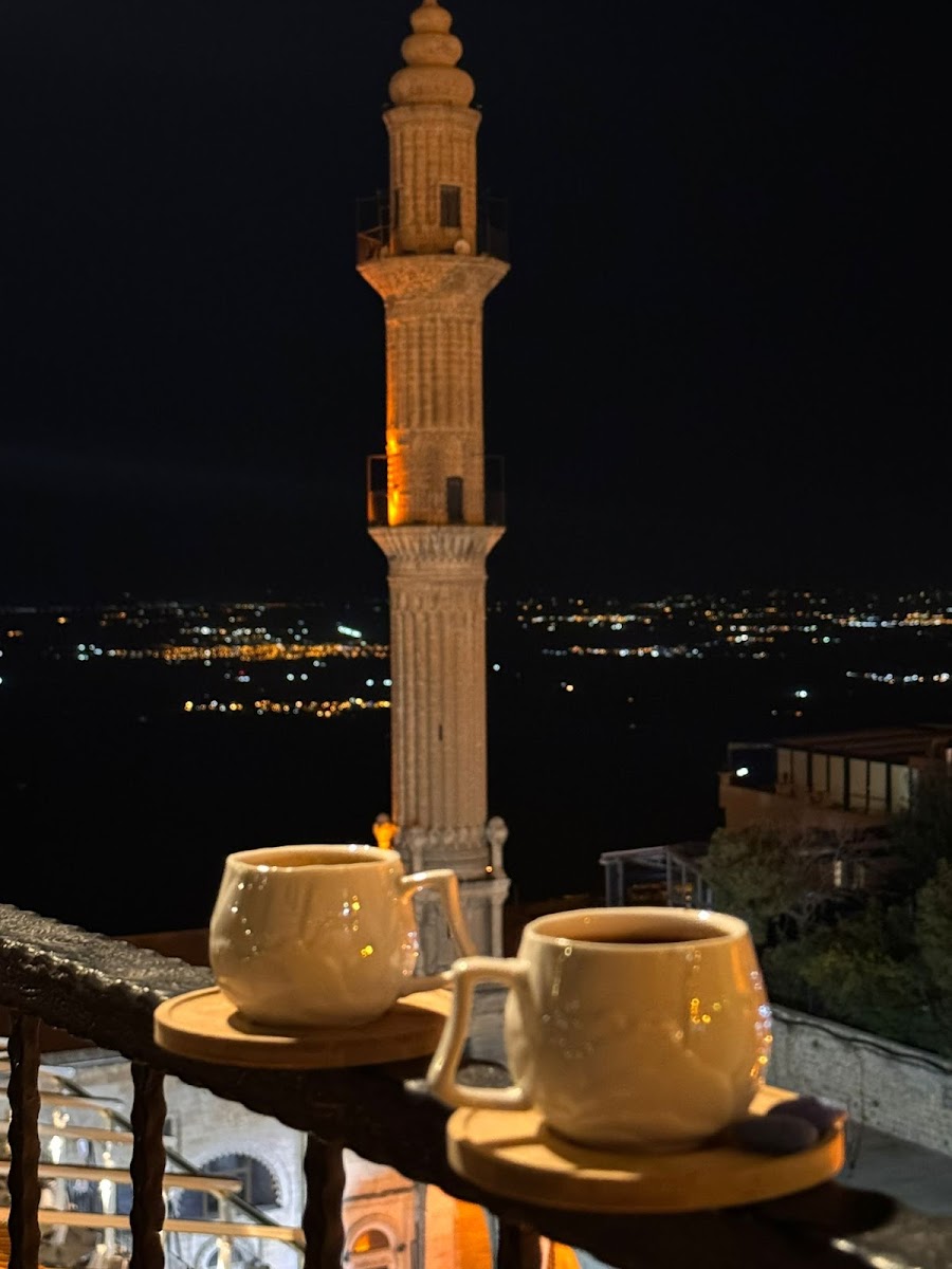 Reyhan Restaurant ( Sıra gecesi ) Teras Cafe — fotoğraf