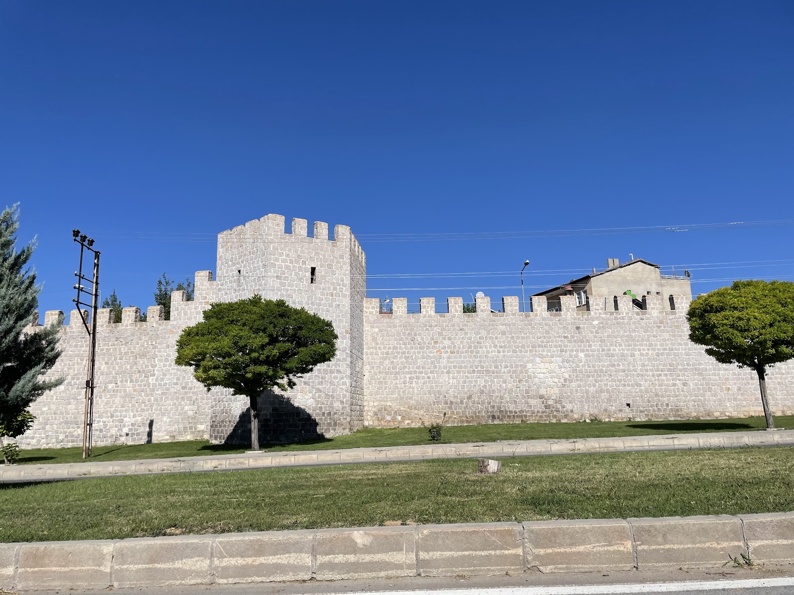 Malatya: Roma surları, camiler ve Kernek