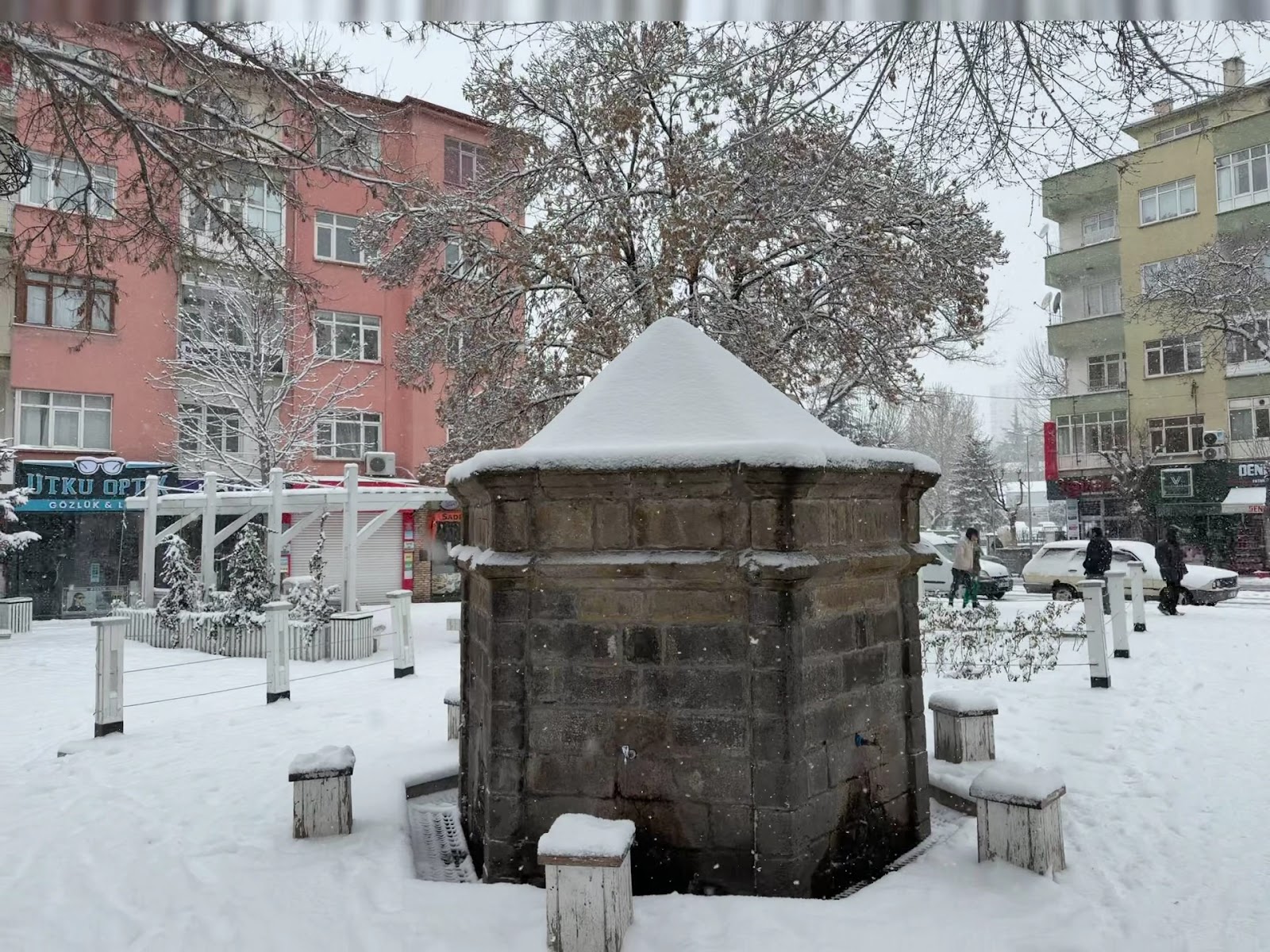 Şadırvan Parkı — fotoğraf 3