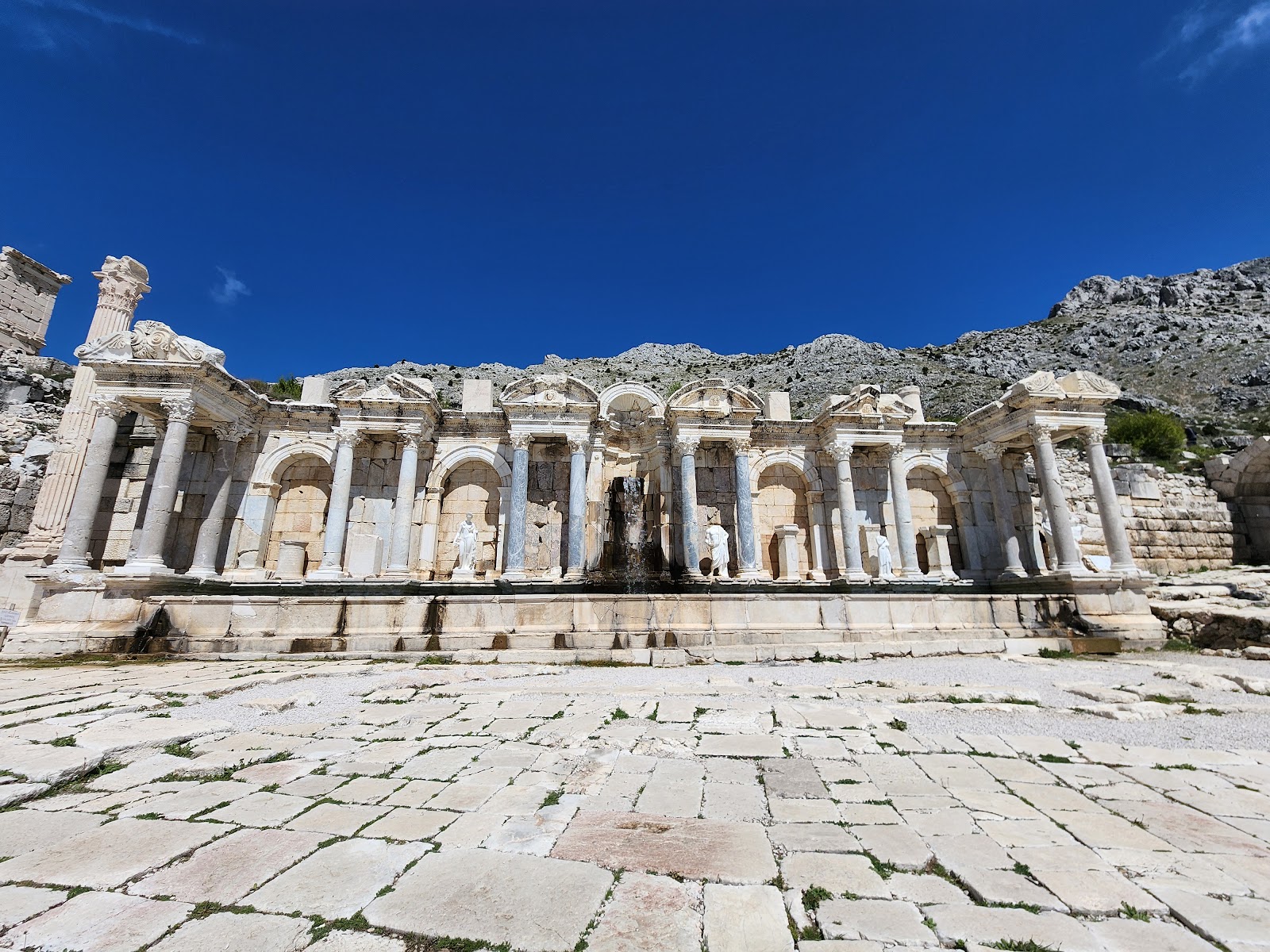 Sagalassos Antoninler Çeşmesi — fotoğraf 1