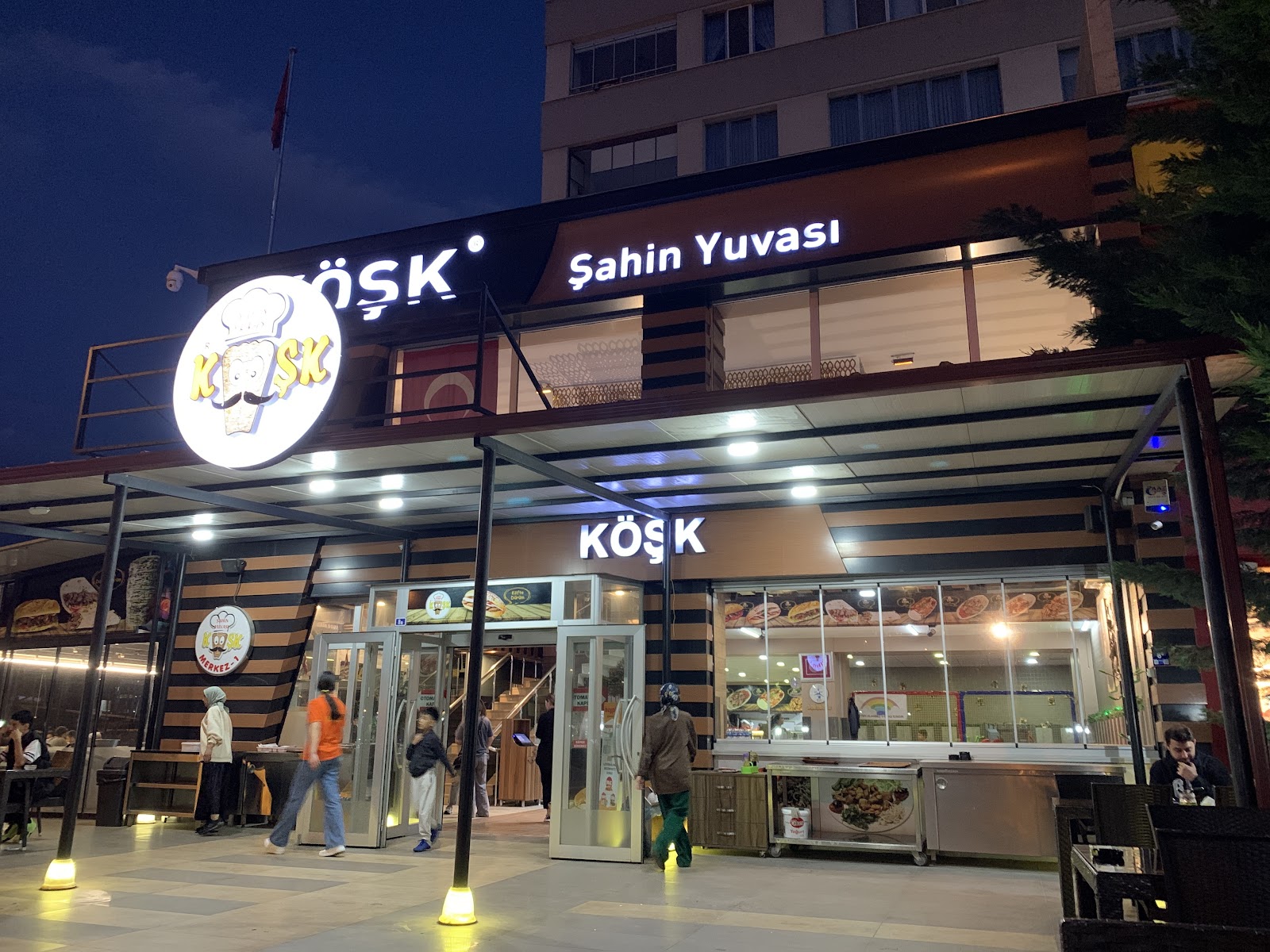 Şahin Yuvası Köşk — fotoğraf