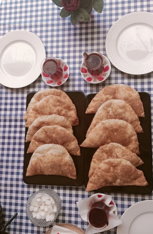 Saklı Bahçe Kırım Çibörek — fotoğraf 4