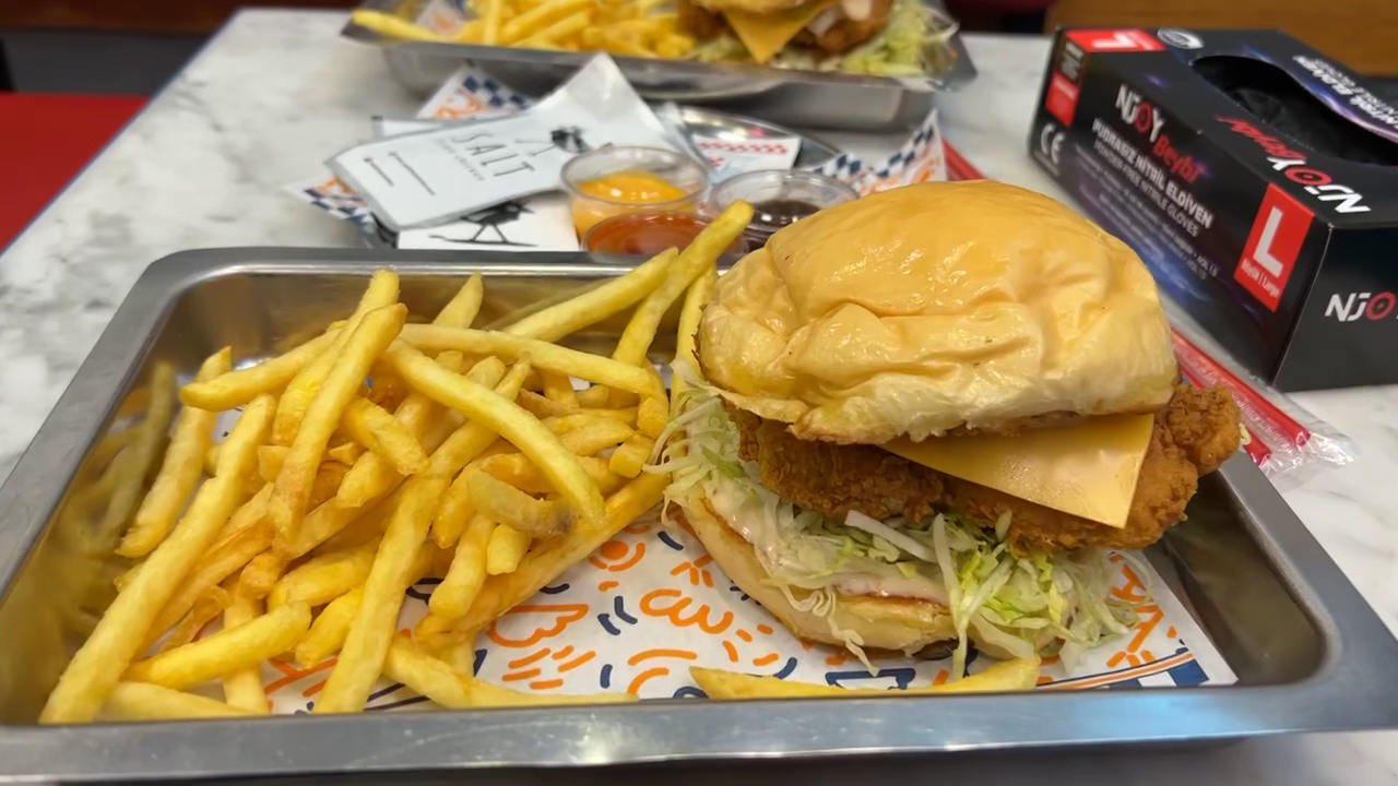 Salt Fried Chicken Akaretler — fotoğraf 4