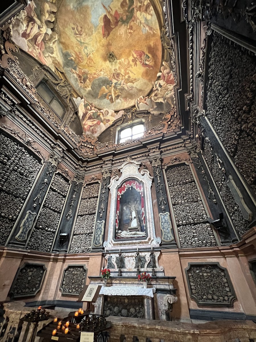 Santuario di San Bernardino alle Ossa — photo