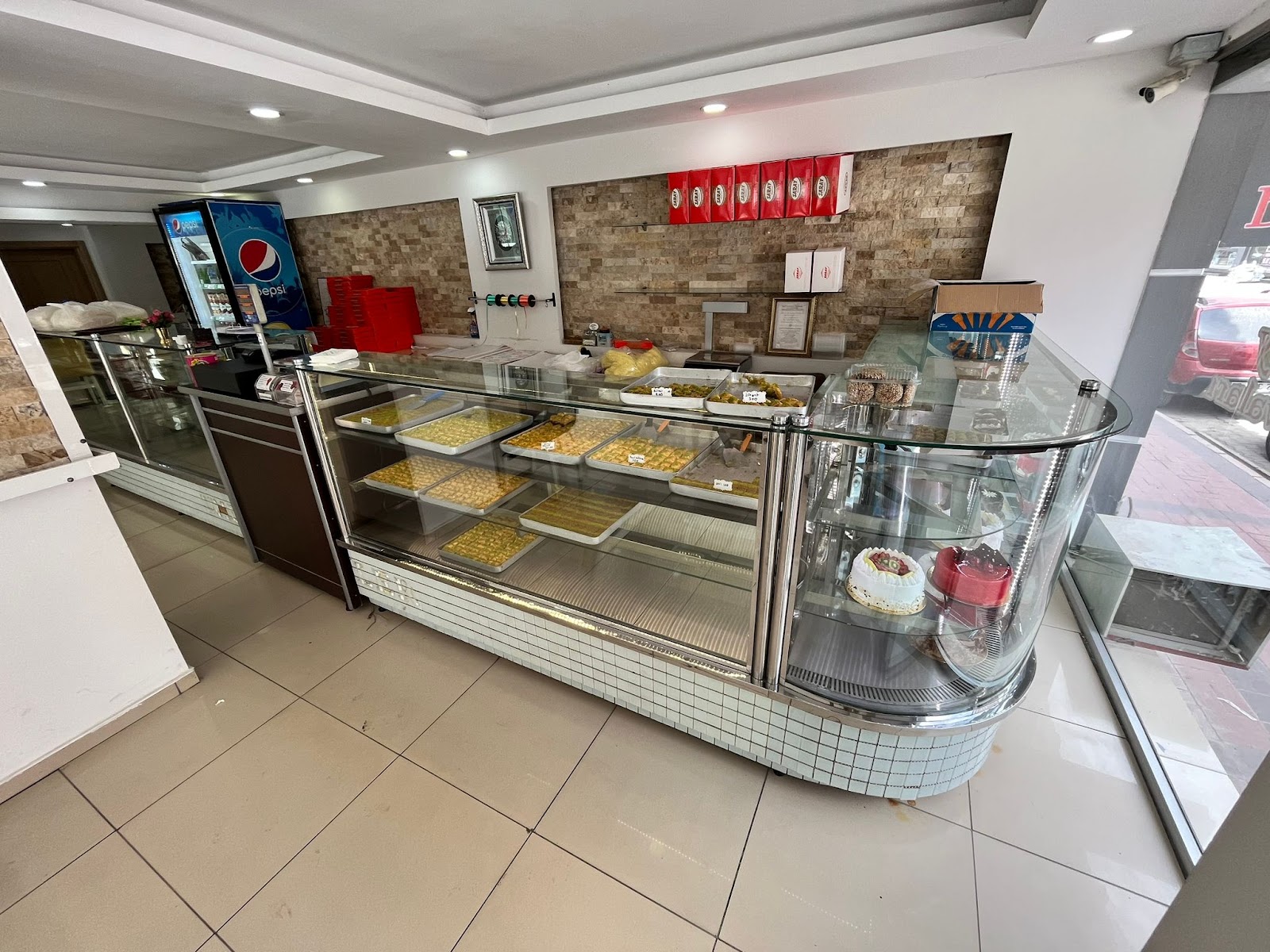 Saray Baklavaları Dondurma Yaş Pasta ve Kuru pasta Çeşitleri — fotoğraf 5