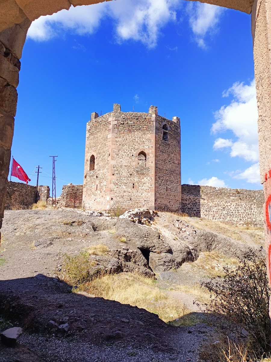 Şebinkarahisar Kalesi — fotoğraf 4